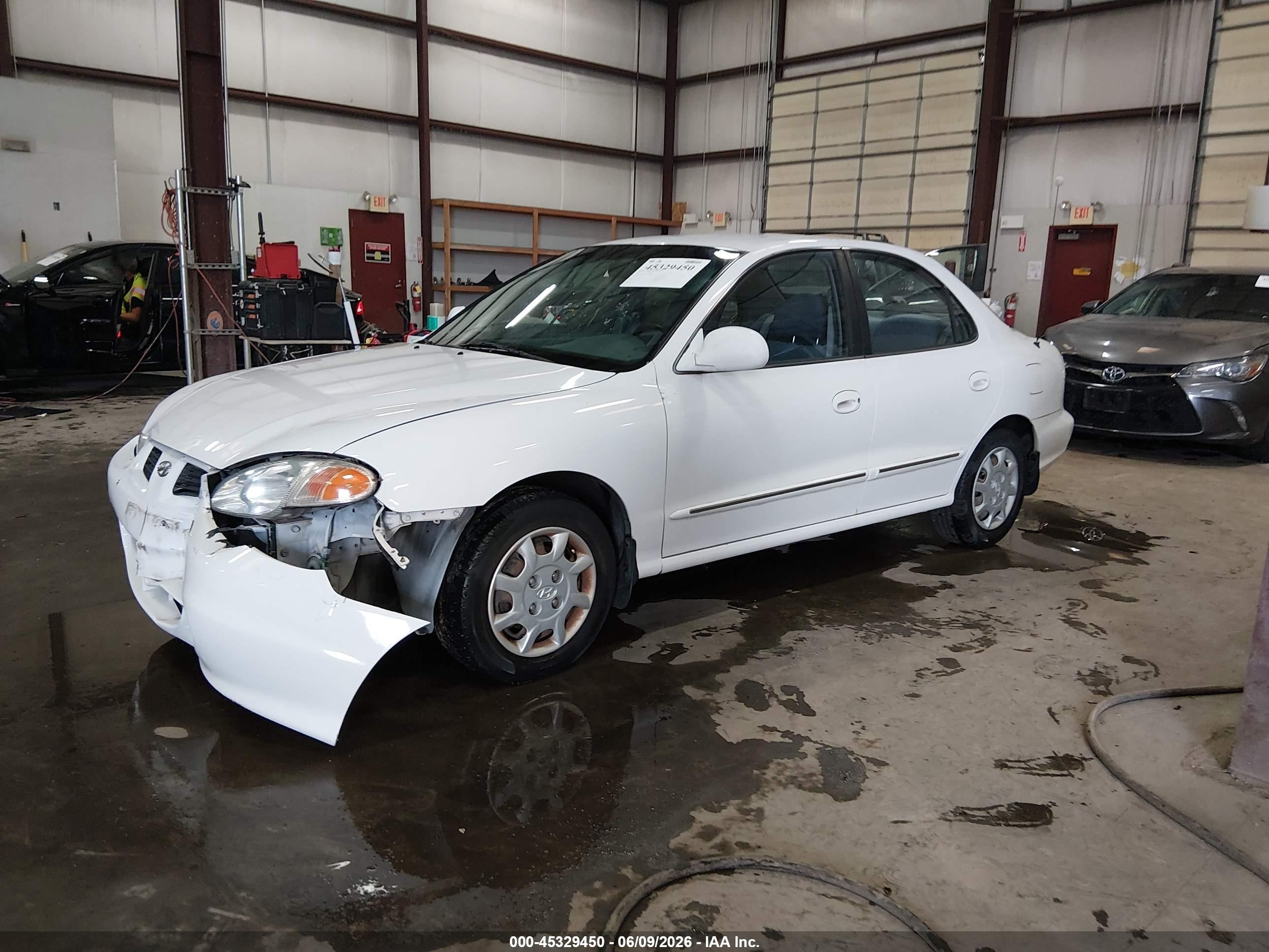 2000 Hyundai Elantra Gls White vin: KMHJF35F4YU920358