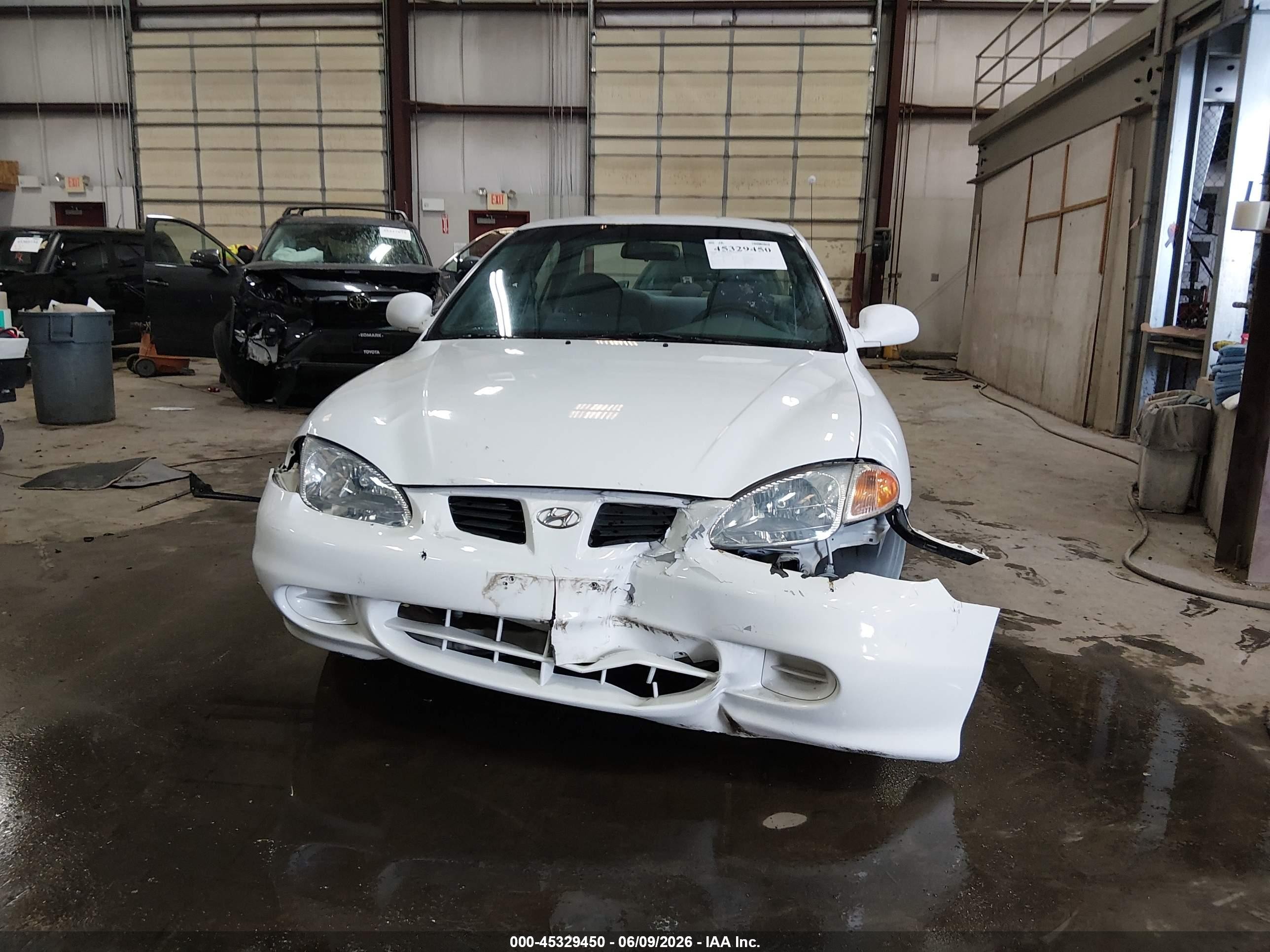 2000 Hyundai Elantra Gls White vin: KMHJF35F4YU920358
