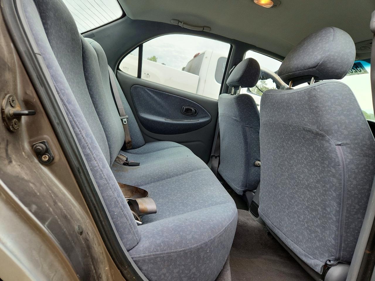 2000 Hyundai Elantra Gls Silver vin: KMHJF35F7YU005228