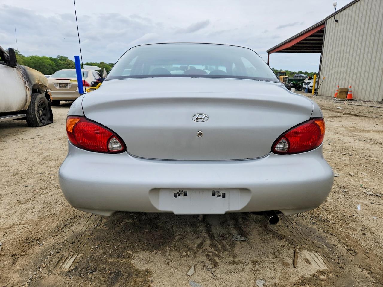 2000 Hyundai Elantra Gls Silver vin: KMHJF35F7YU005228