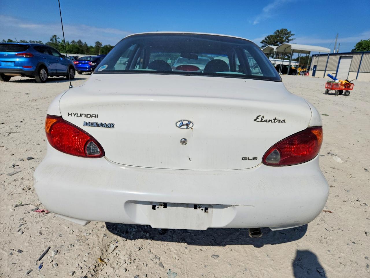 2000 Hyundai Elantra Gls White vin: KMHJF35F7YU030758