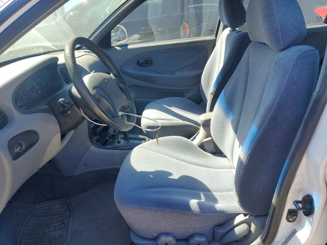2000 Hyundai Elantra Gls White vin: KMHJF35F7YU030758