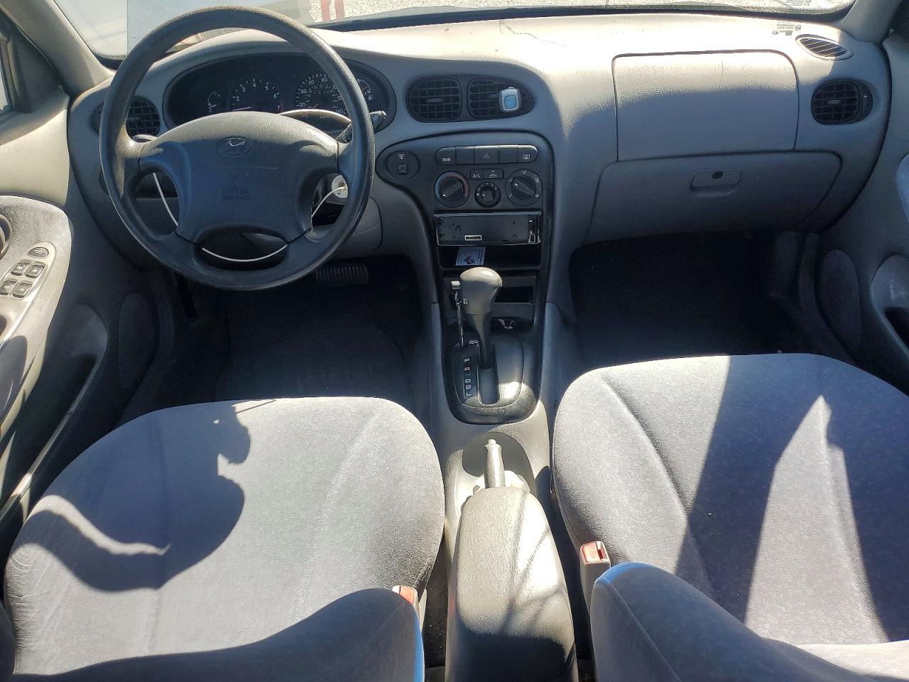 2000 Hyundai Elantra Gls White vin: KMHJF35F7YU030758