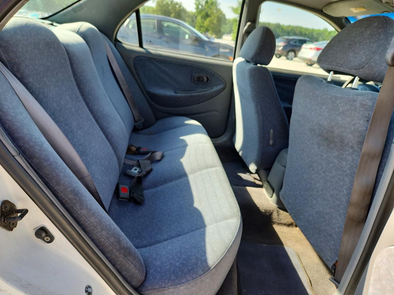 2000 Hyundai Elantra Gls White vin: KMHJF35F7YU030758