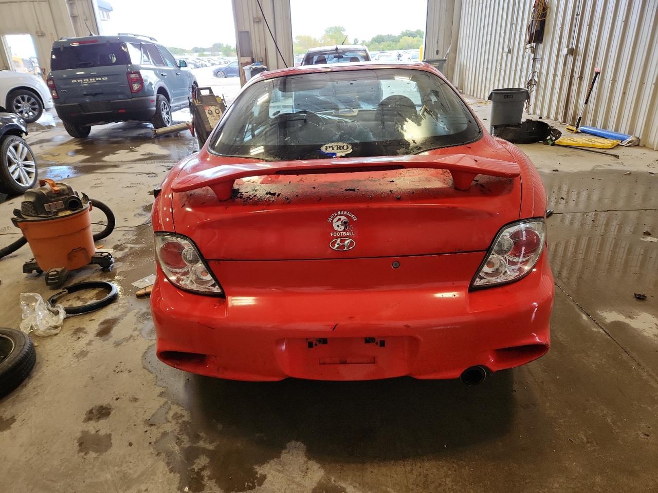 2001 Hyundai Tiburon Red vin: KMHJG25F51U262305