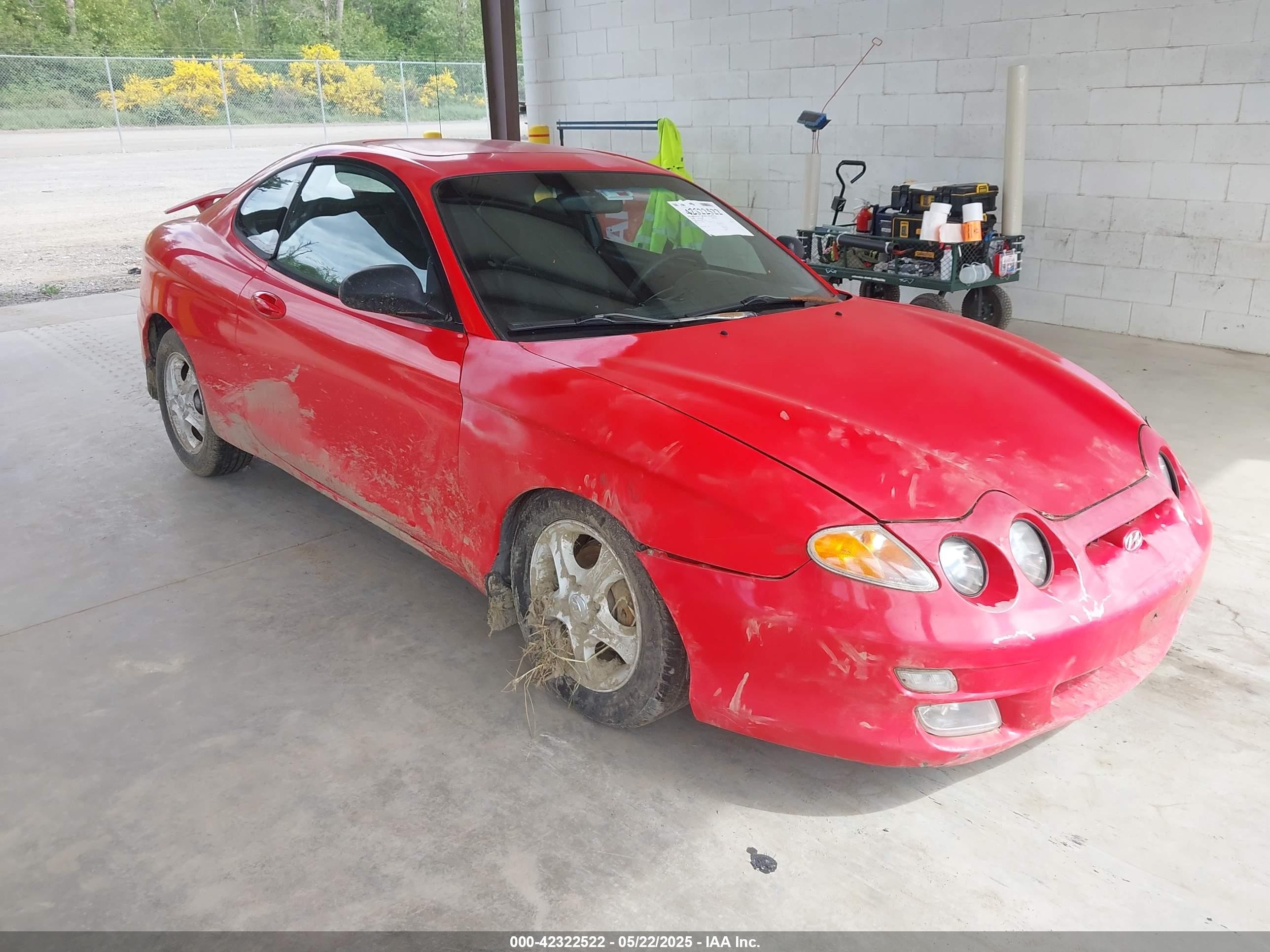 2000 Hyundai Tiburon Base Pkg 1, 2   5/base Pkg 3   4 Red vin: KMHJG25F5YU215267