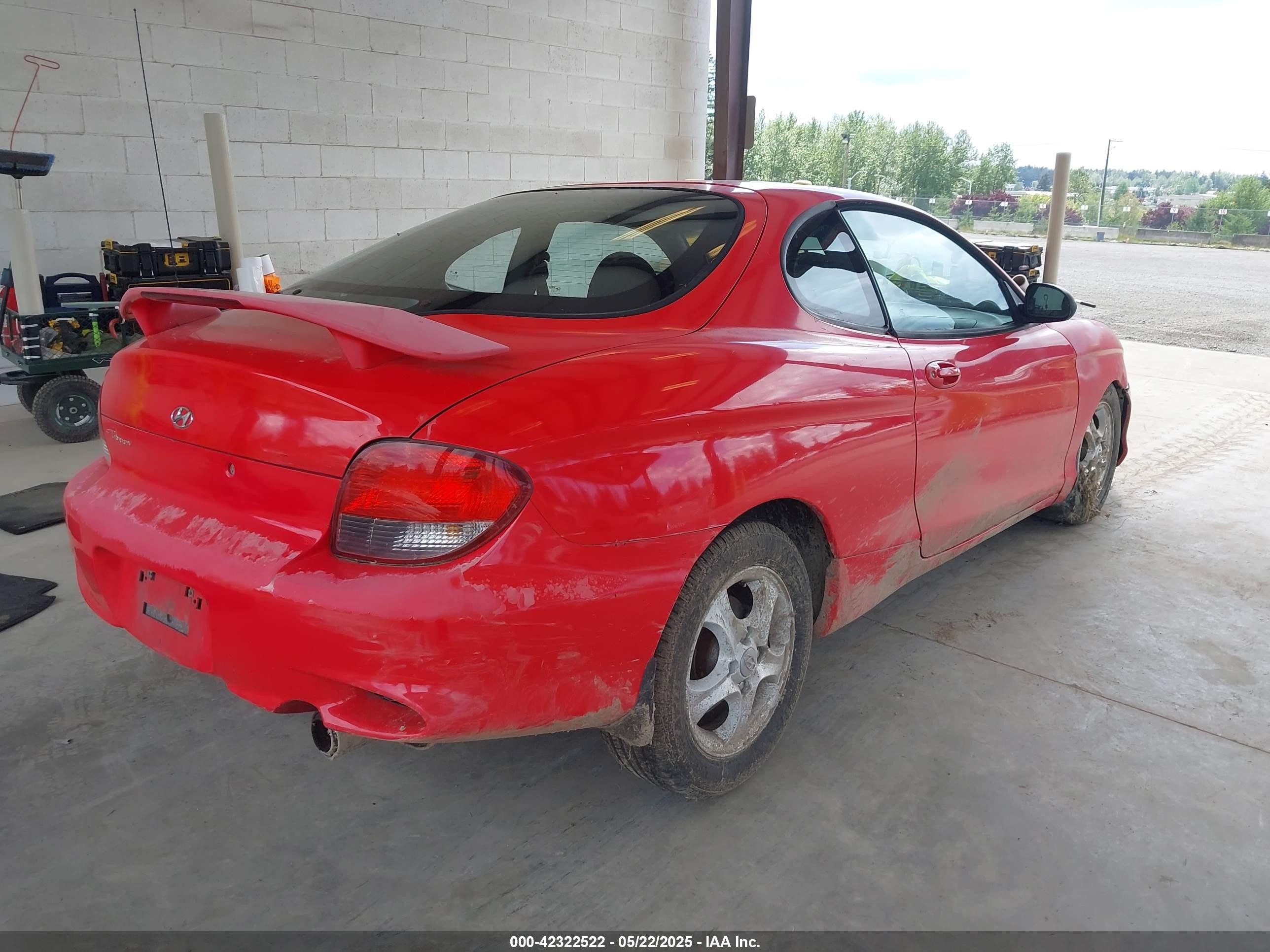 2000 Hyundai Tiburon Base Pkg 1, 2   5/base Pkg 3   4 Red vin: KMHJG25F5YU215267