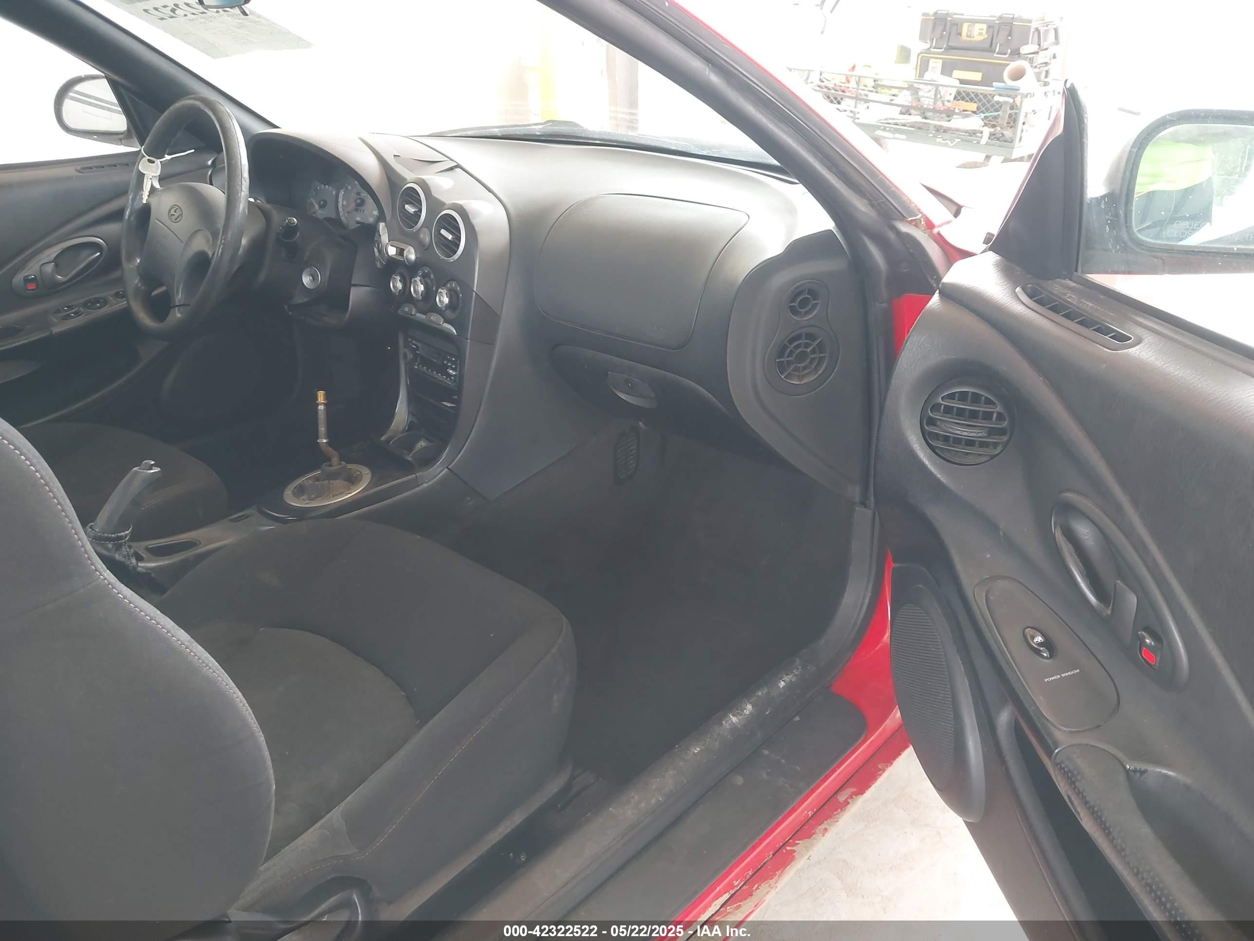 2000 Hyundai Tiburon Base Pkg 1, 2   5/base Pkg 3   4 Red vin: KMHJG25F5YU215267