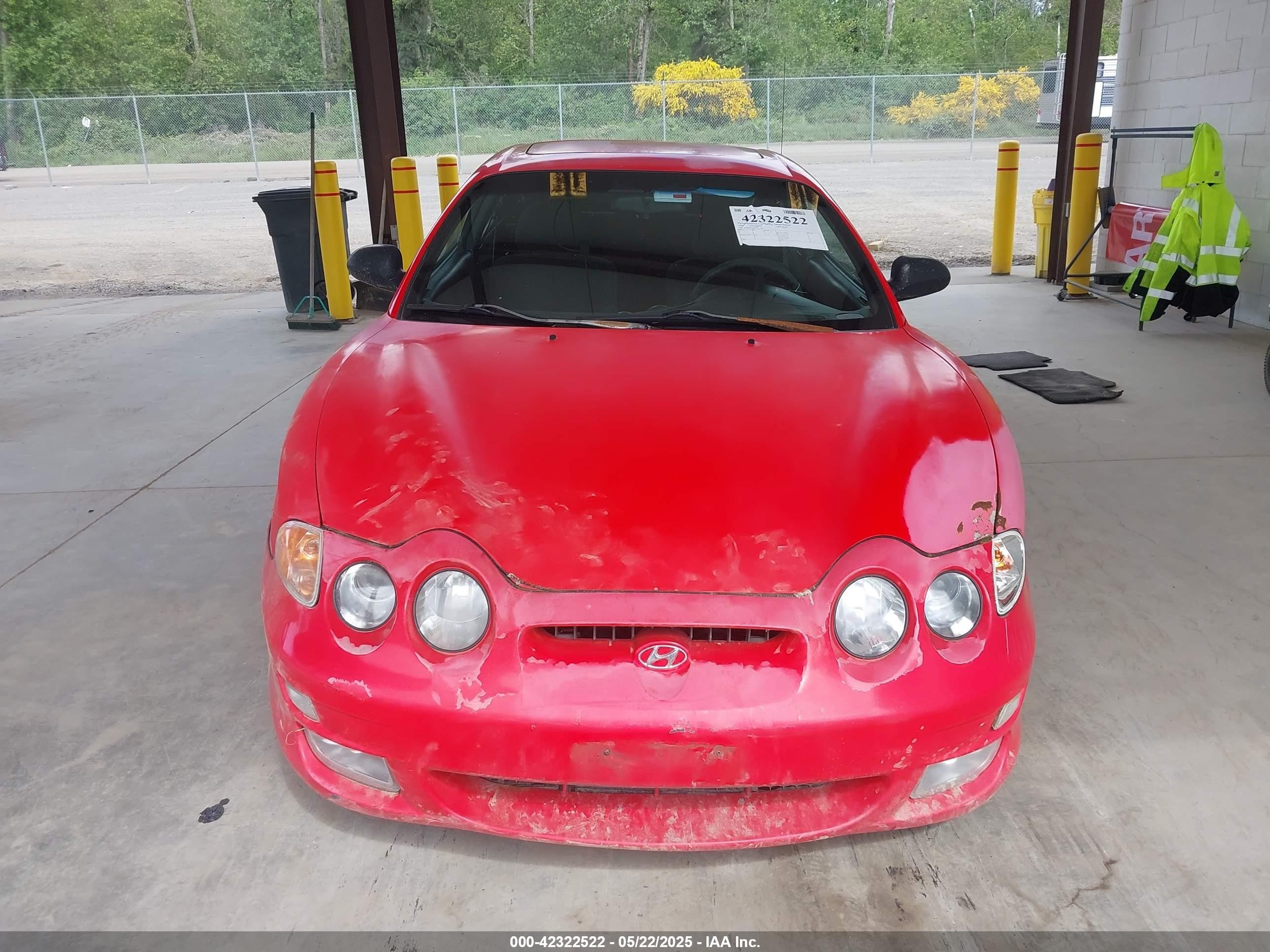 2000 Hyundai Tiburon Base Pkg 1, 2   5/base Pkg 3   4 Red vin: KMHJG25F5YU215267
