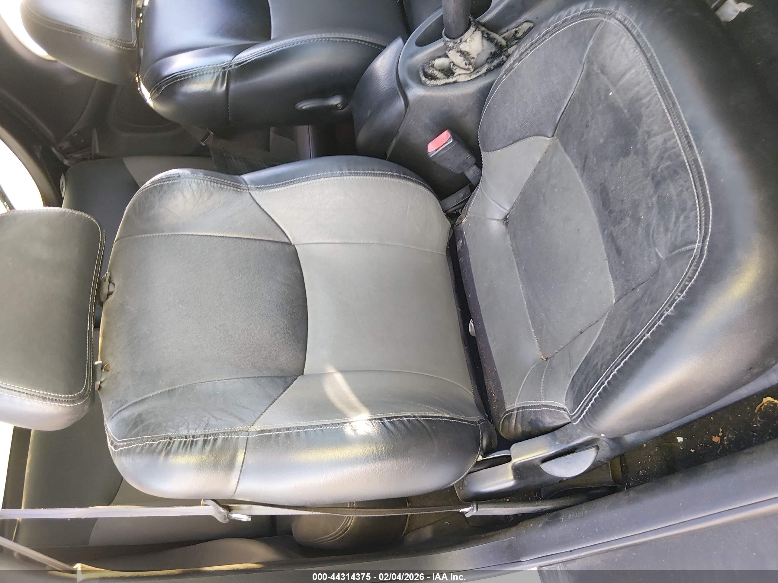 2001 Hyundai Tiburon Base Pkg 1   2 Gray vin: KMHJG35F11U244275