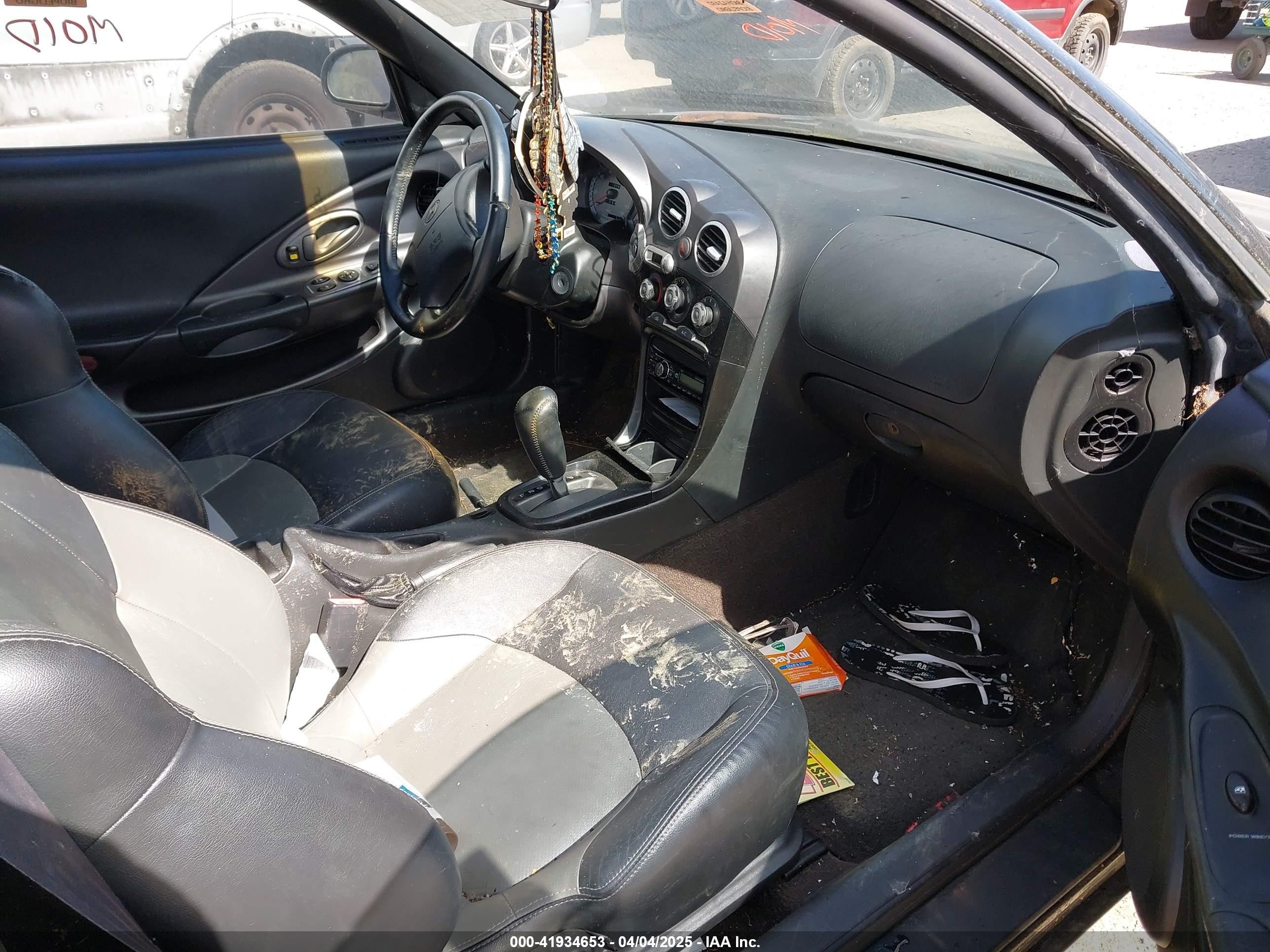2000 Hyundai Tiburon   Black vin: KMHJG35F5YU191588