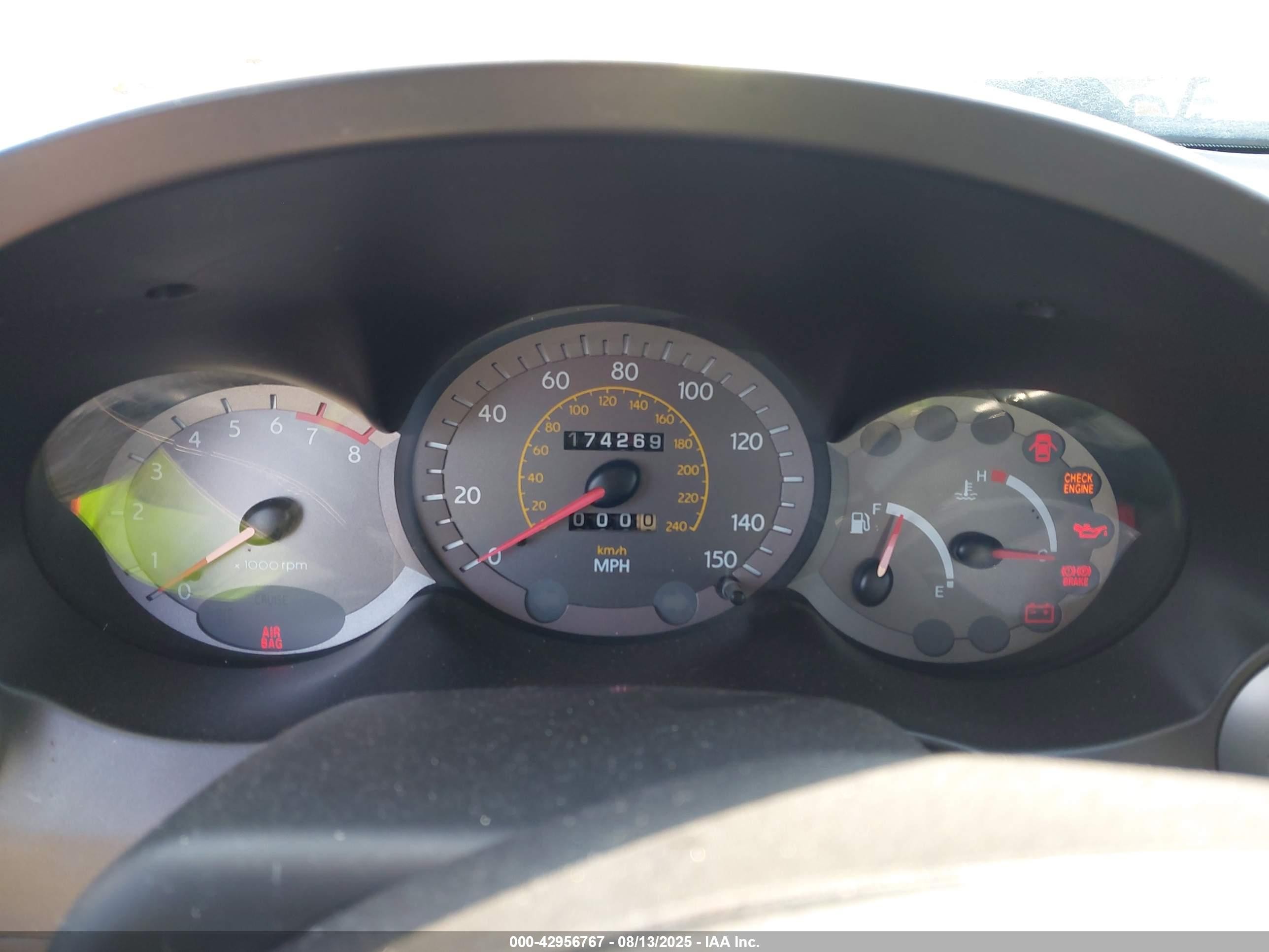 2000 Hyundai Tiburon Base Pkg 1, 2   5/base Pkg 3   4 White vin: KMHJG35F6YU202467