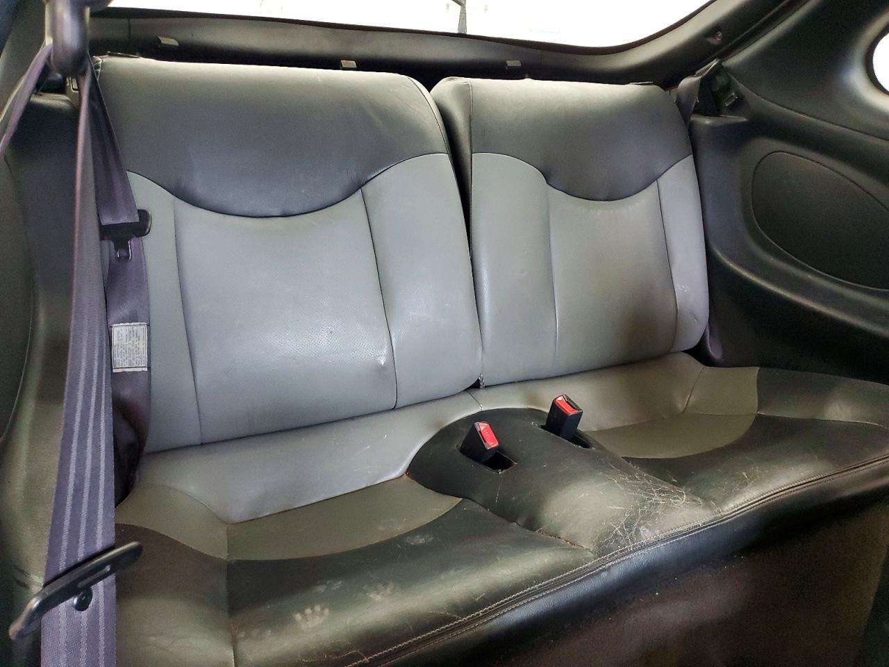 2001 Hyundai Tiburon Base White vin: KMHJG35FX1U228785