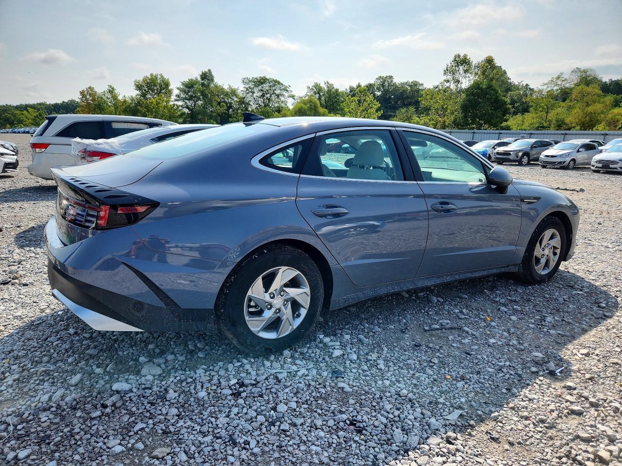 2025 Hyundai Sonata Se Gray vin: KMHL24JA3SA492537