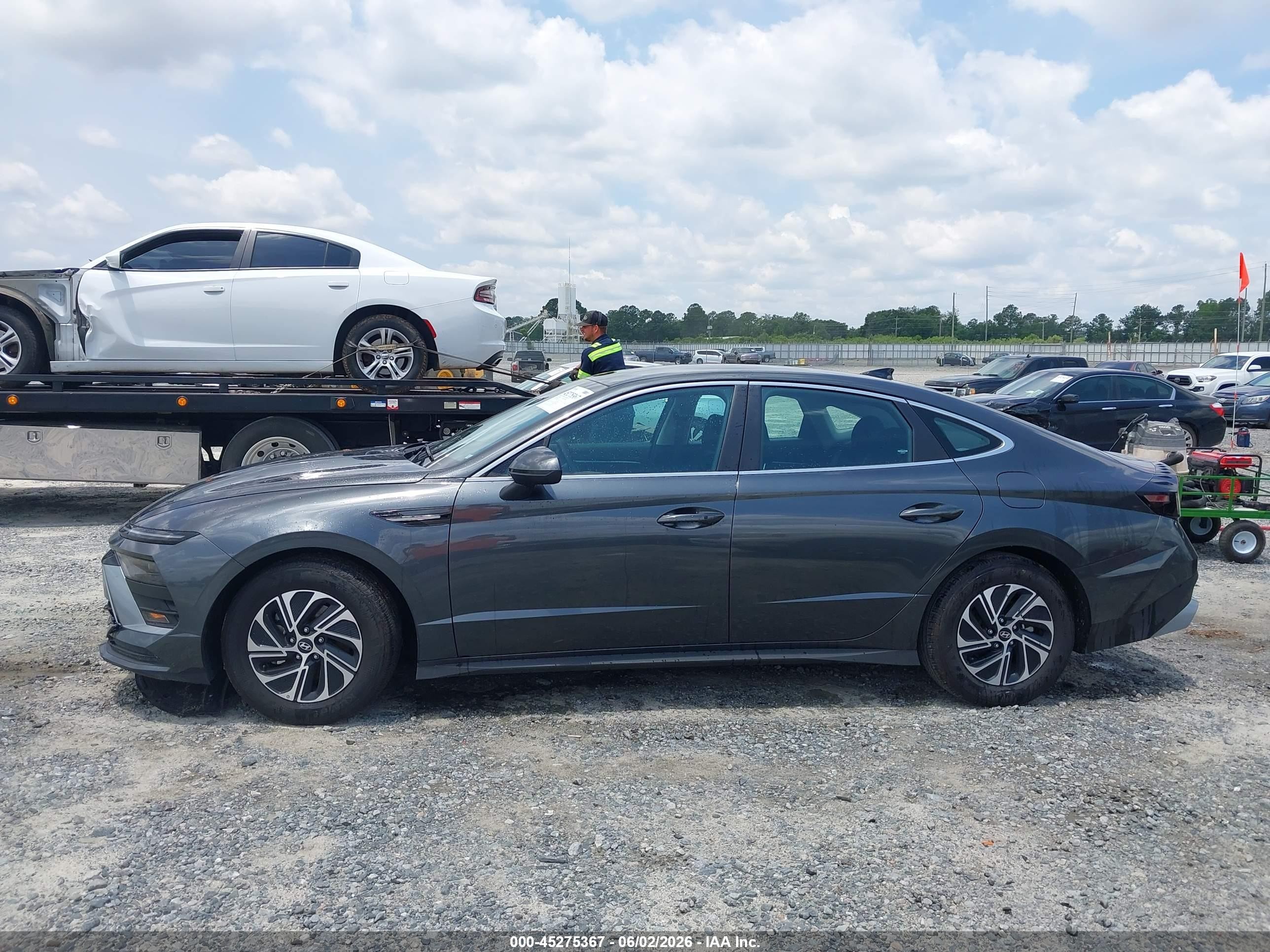 2026 Hyundai Sonata Hybrid Blue Gray vin: KMHL24JJ2TA145654