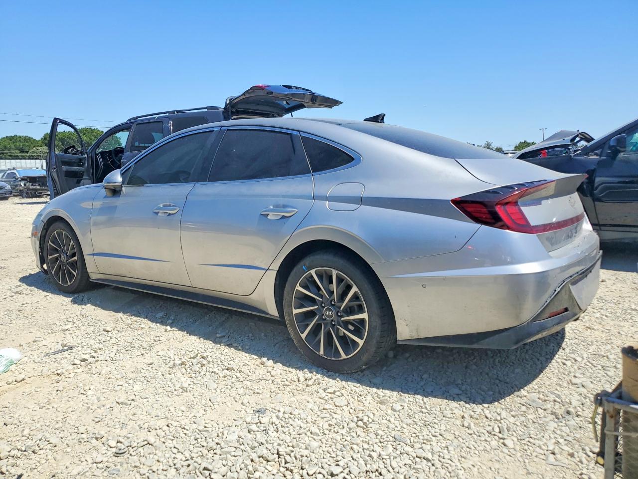 2021 Hyundai Sonata Limited Серебряный vin: KMHL34J27MA155880