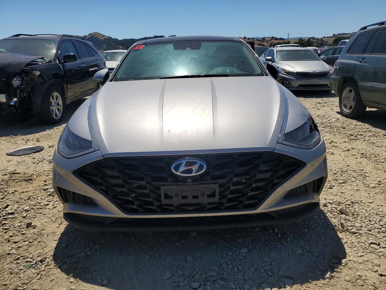 2021 Hyundai Sonata Limited Серебряный vin: KMHL34J27MA155880