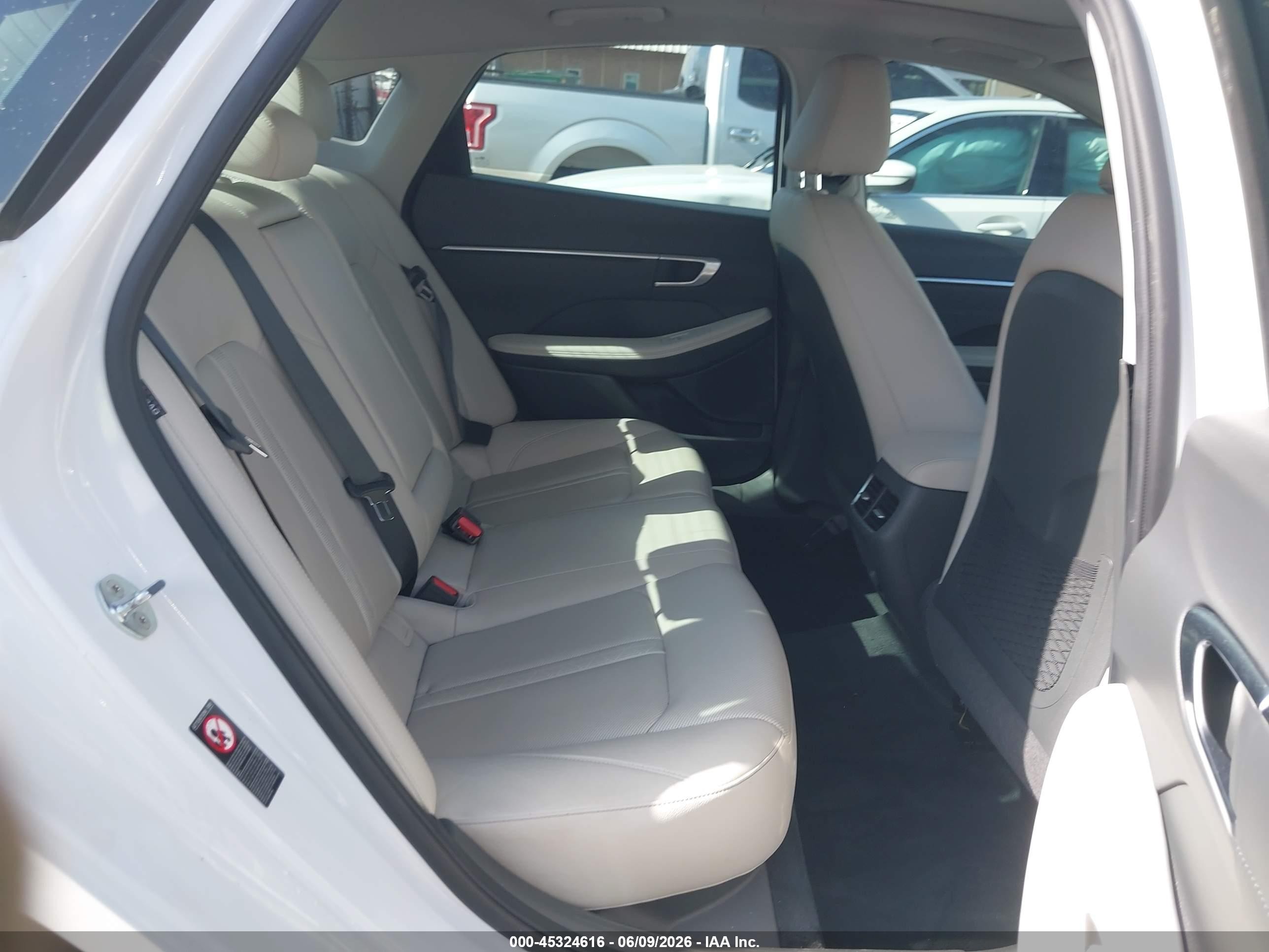 2022 Hyundai Sonata Limited White vin: KMHL34J29NA179731