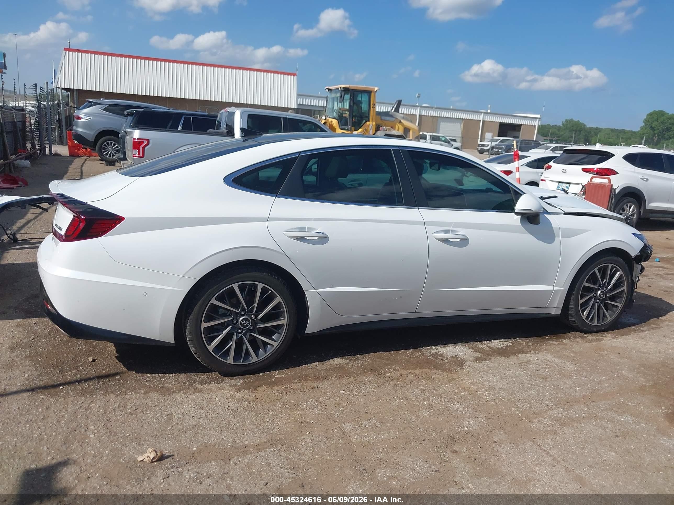 2022 Hyundai Sonata Limited White vin: KMHL34J29NA179731