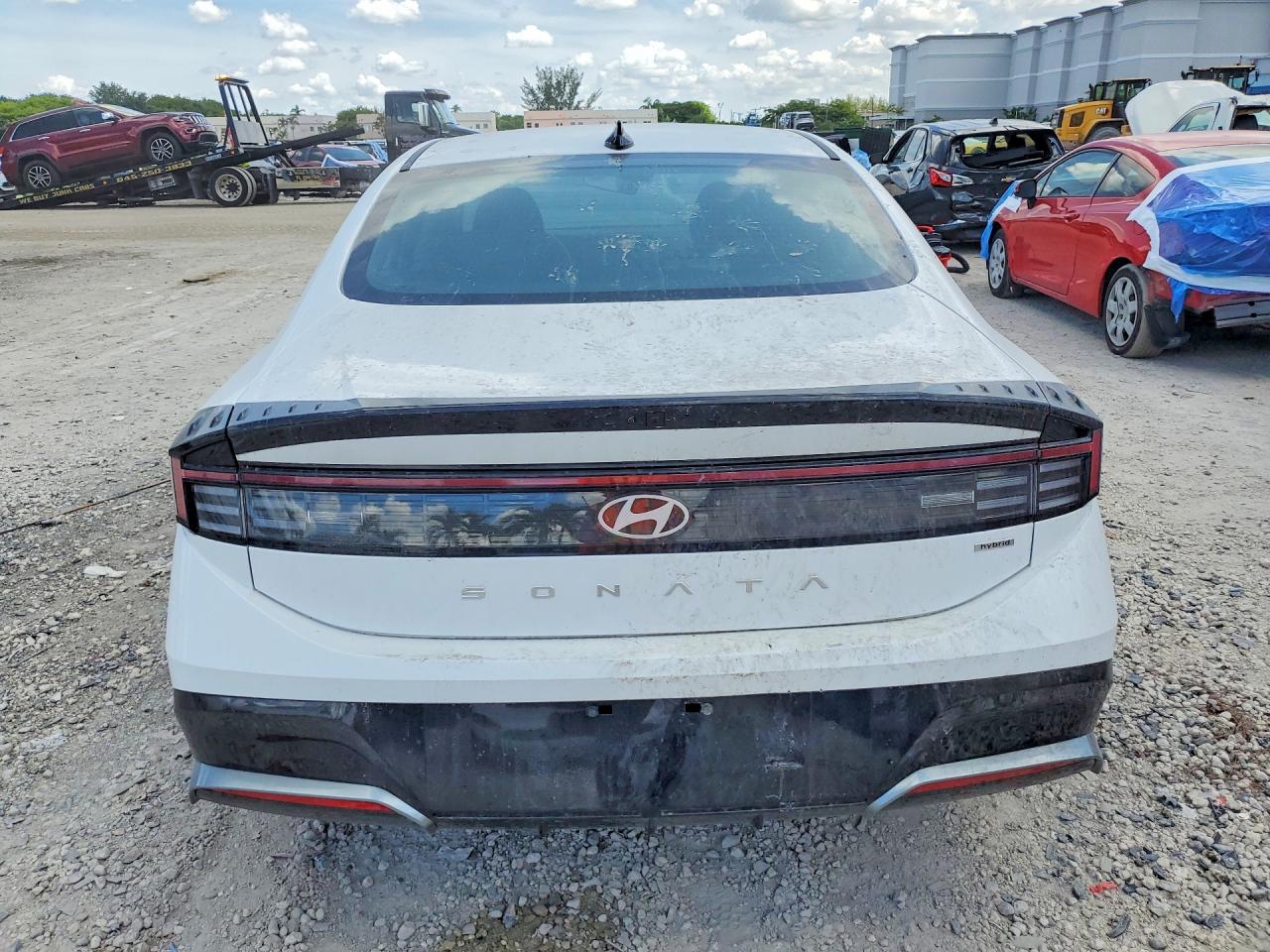 2025 Hyundai Sonata Hybrid Sel White vin: KMHL34JJ3SA110231