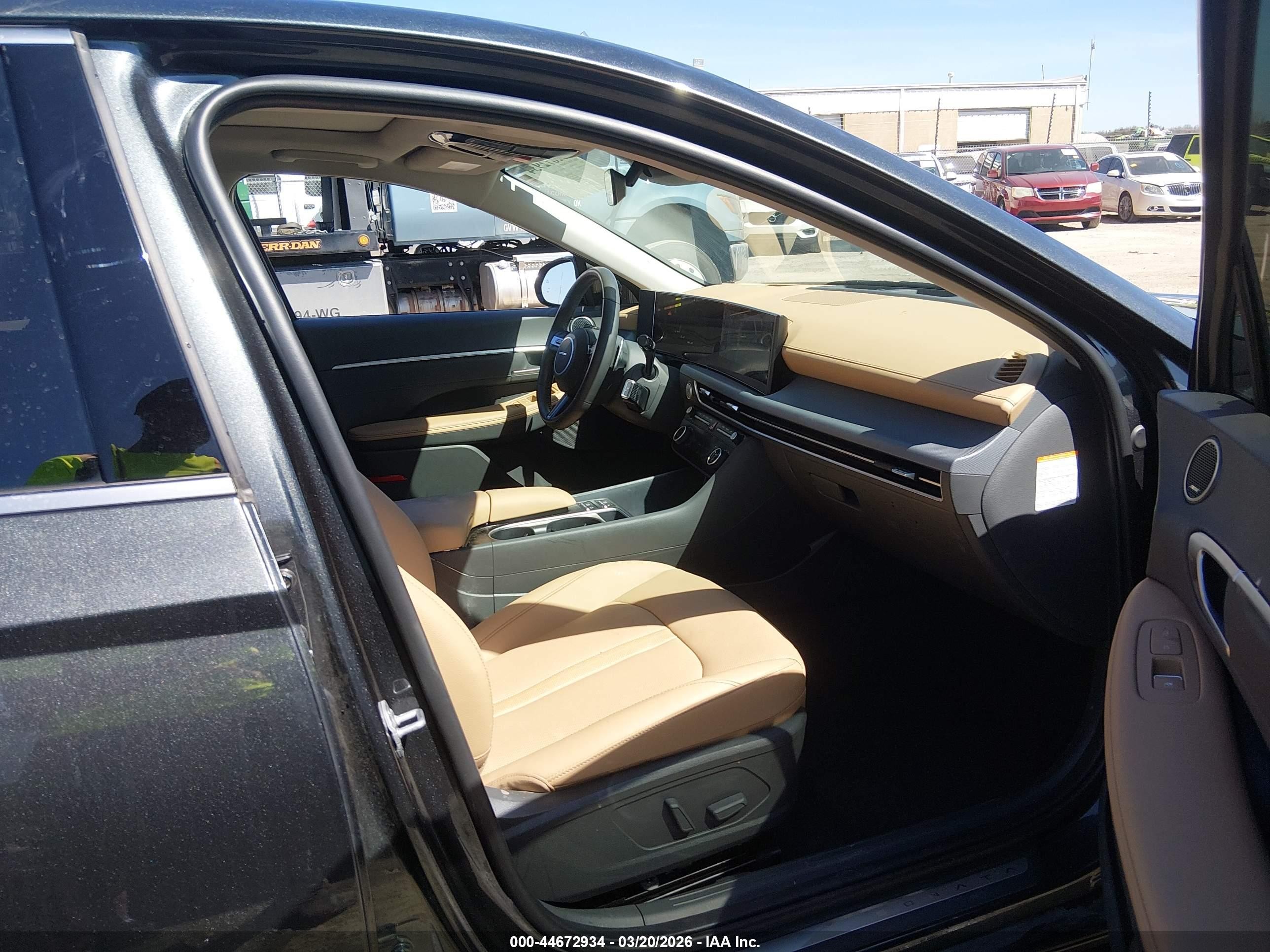 2025 Hyundai Sonata Hybrid Limited Gray vin: KMHL54JJ6SA127213