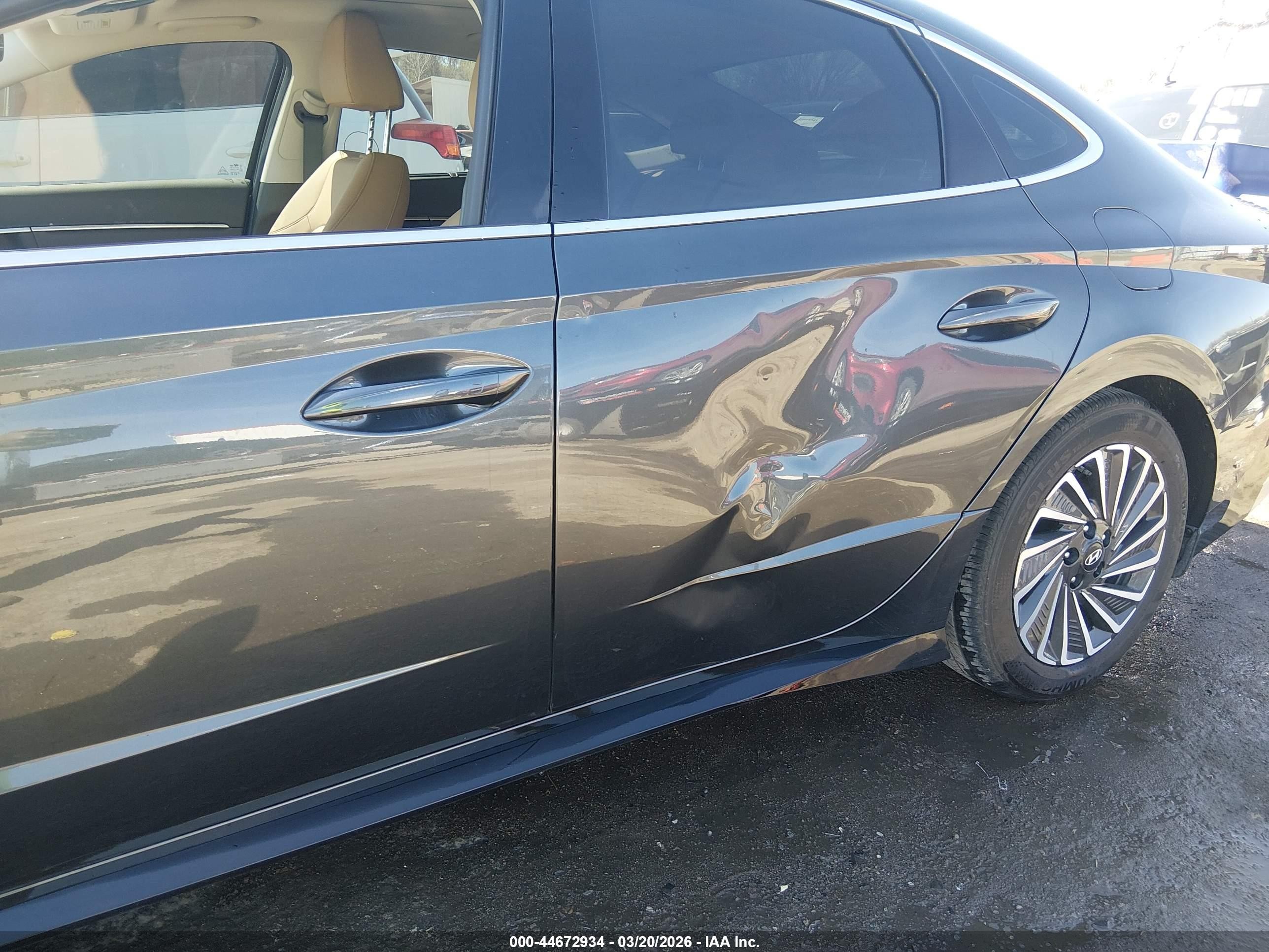 2025 Hyundai Sonata Hybrid Limited Gray vin: KMHL54JJ6SA127213