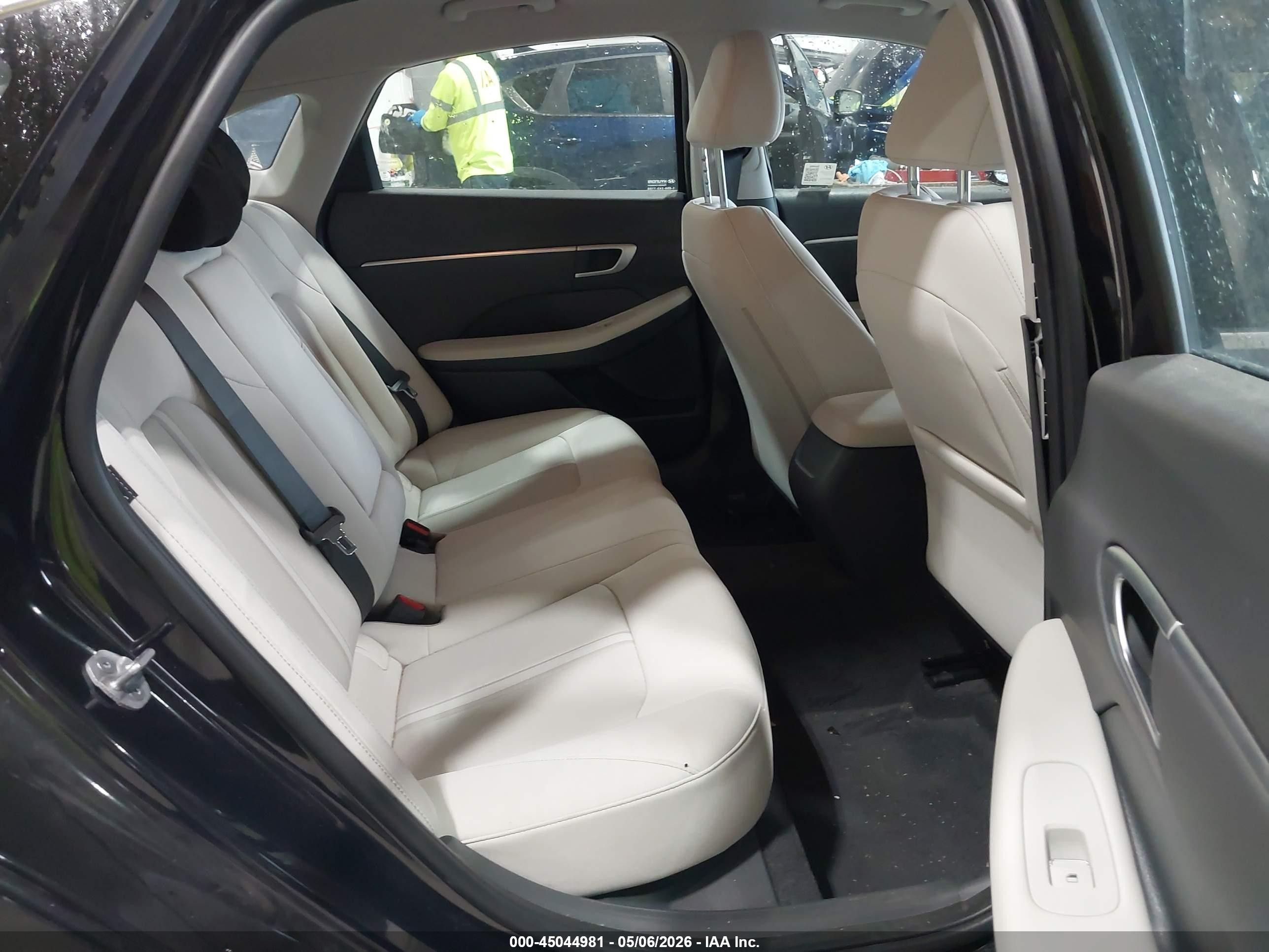2025 Hyundai Sonata Sel Black vin: KMHL64JA4SA432996