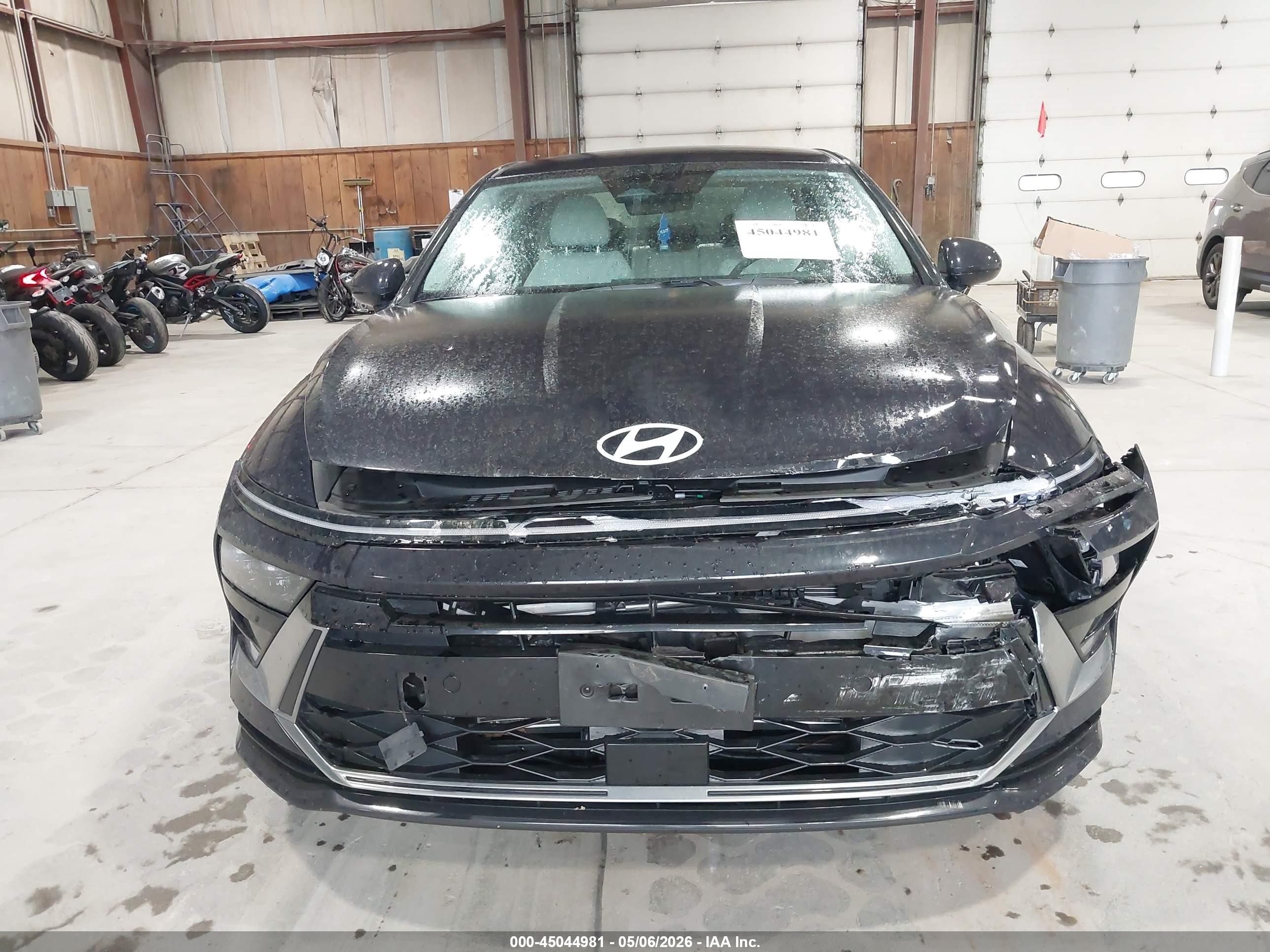 2025 Hyundai Sonata Sel Black vin: KMHL64JA4SA432996