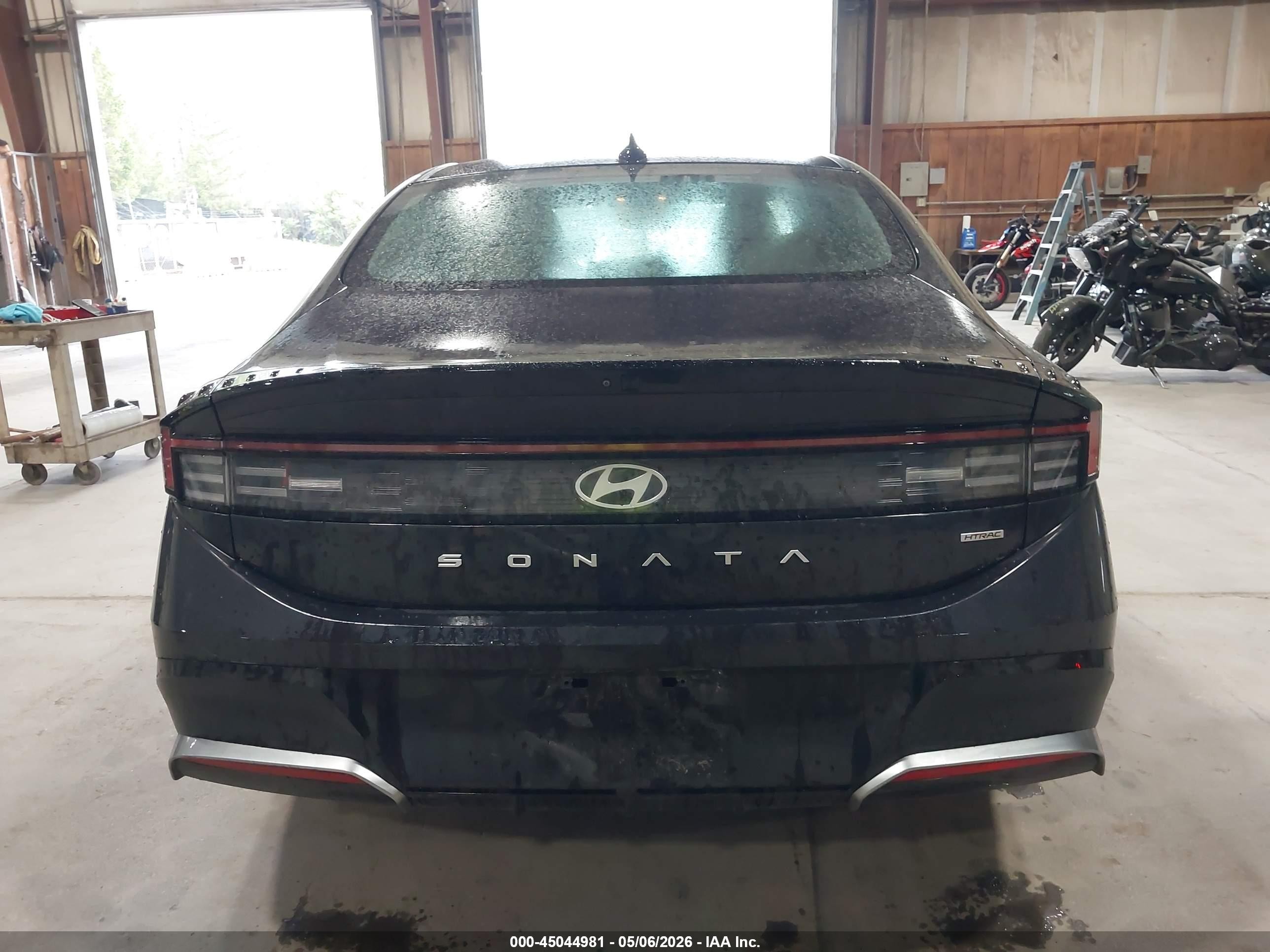 2025 Hyundai Sonata Sel Black vin: KMHL64JA4SA432996