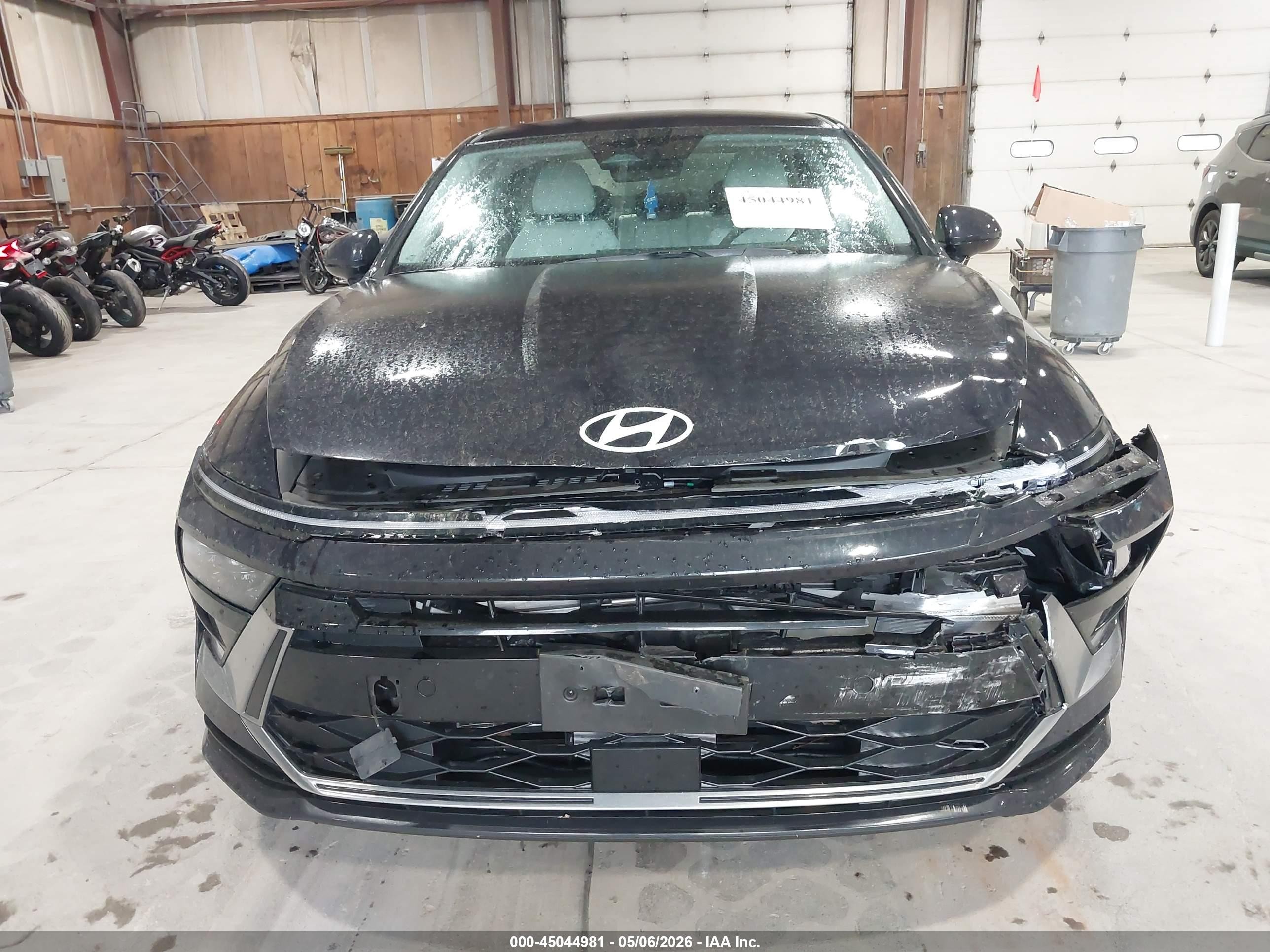 2025 Hyundai Sonata Sel Black vin: KMHL64JA4SA432996