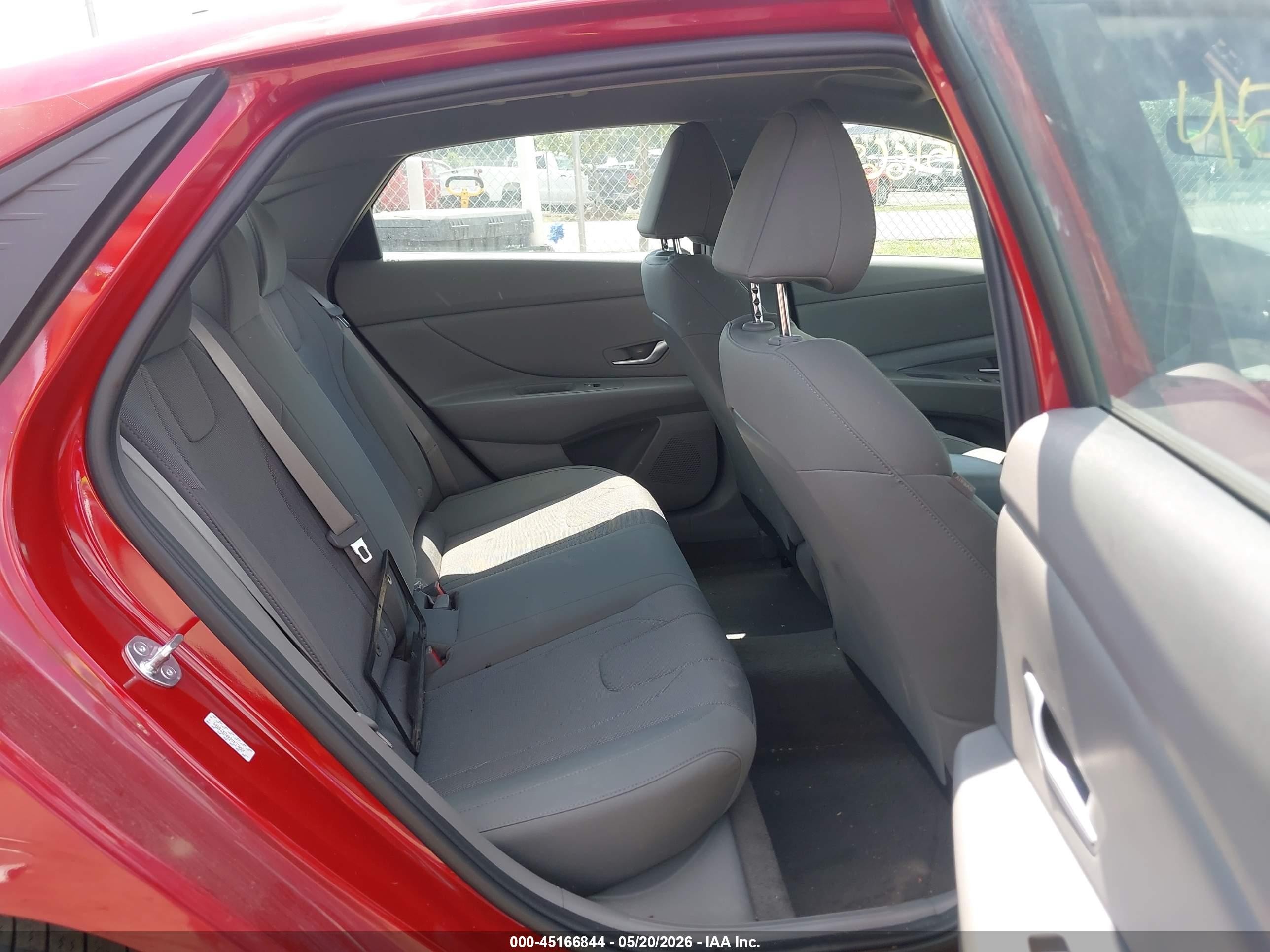 2023 Hyundai Elantra Se Red vin: KMHLL4AG4PU578589