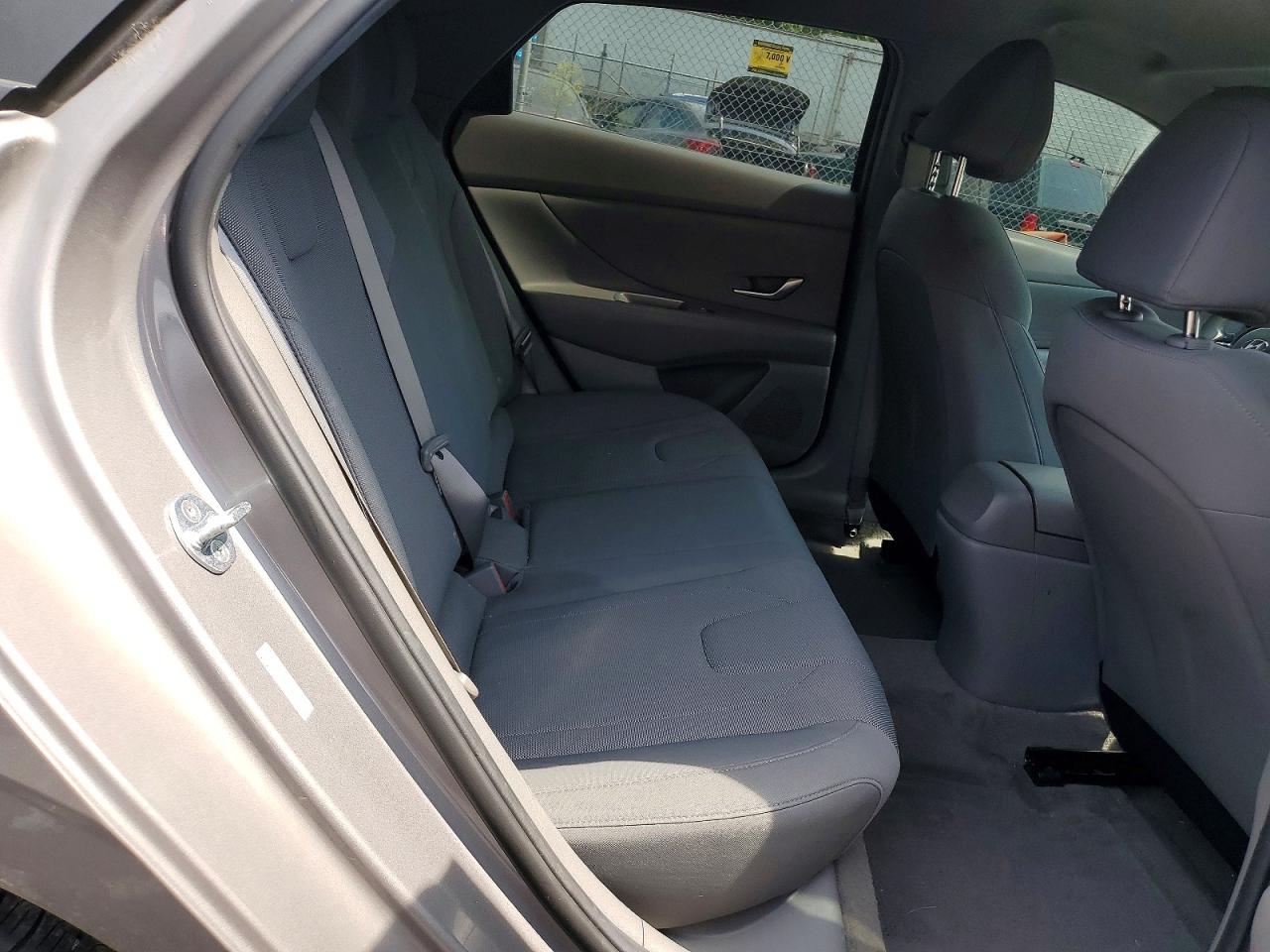2022 Hyundai Elantra Se Gray vin: KMHLL4AG5NU357144