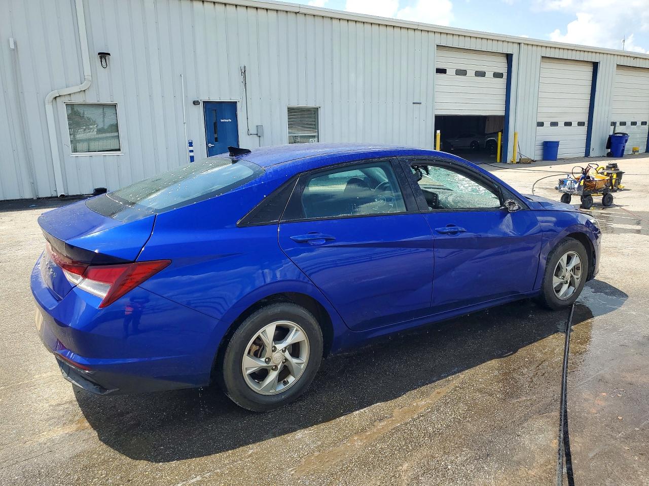 2022 Hyundai Elantra Se Blue vin: KMHLL4AG9NU329167