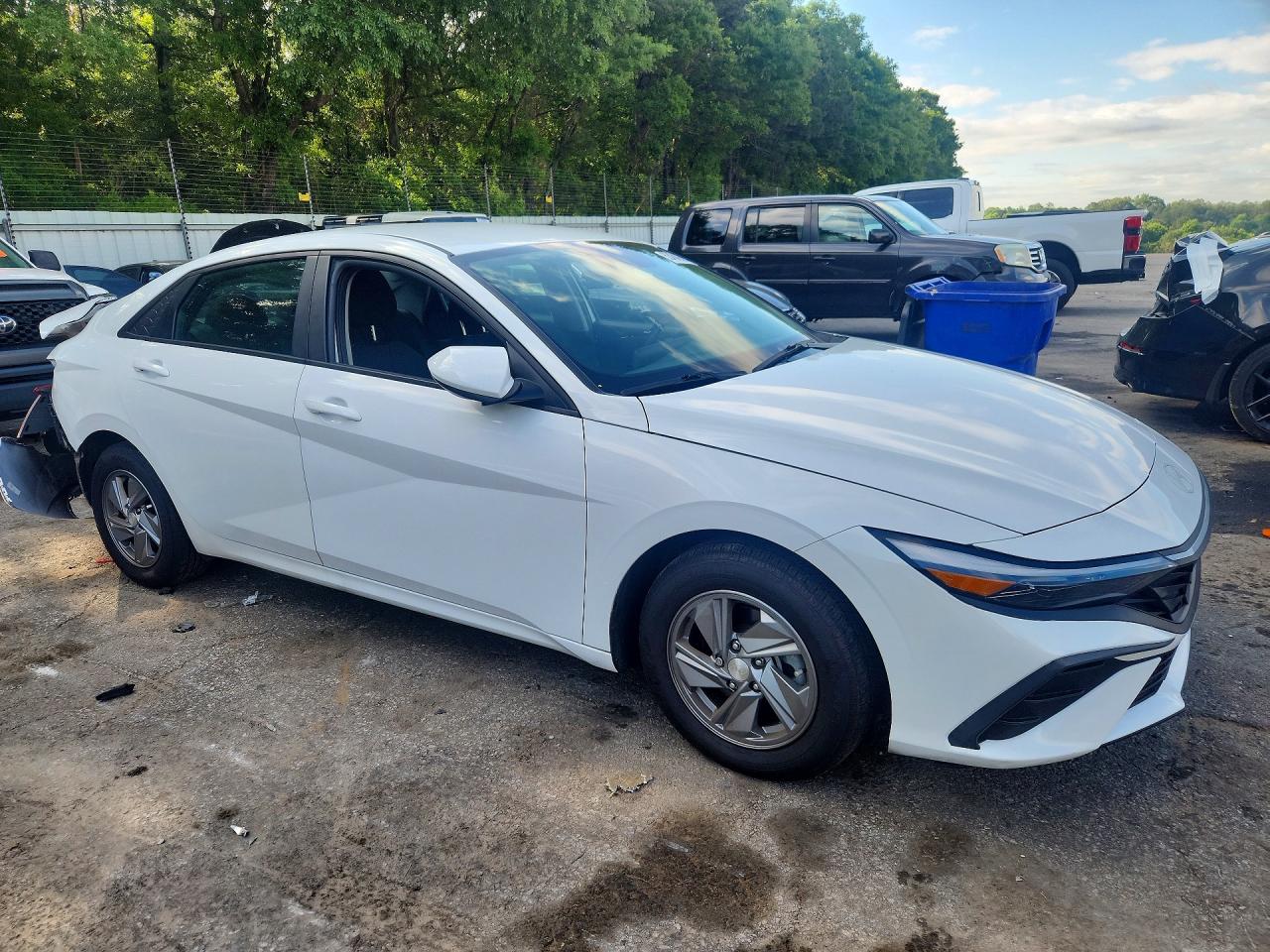 2024 Hyundai Elantra Se White vin: KMHLL4DG0RU659720
