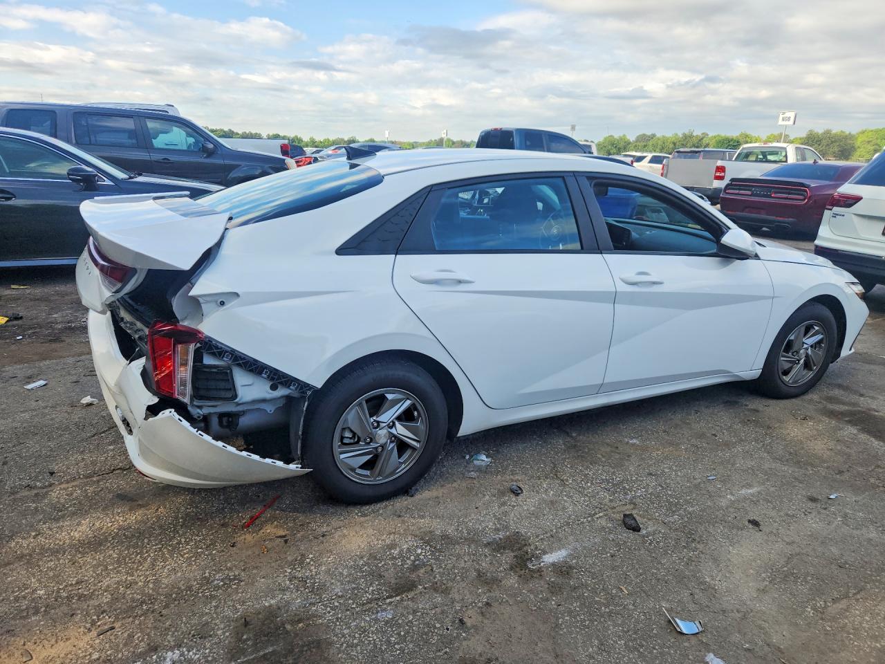 2024 Hyundai Elantra Se White vin: KMHLL4DG0RU659720