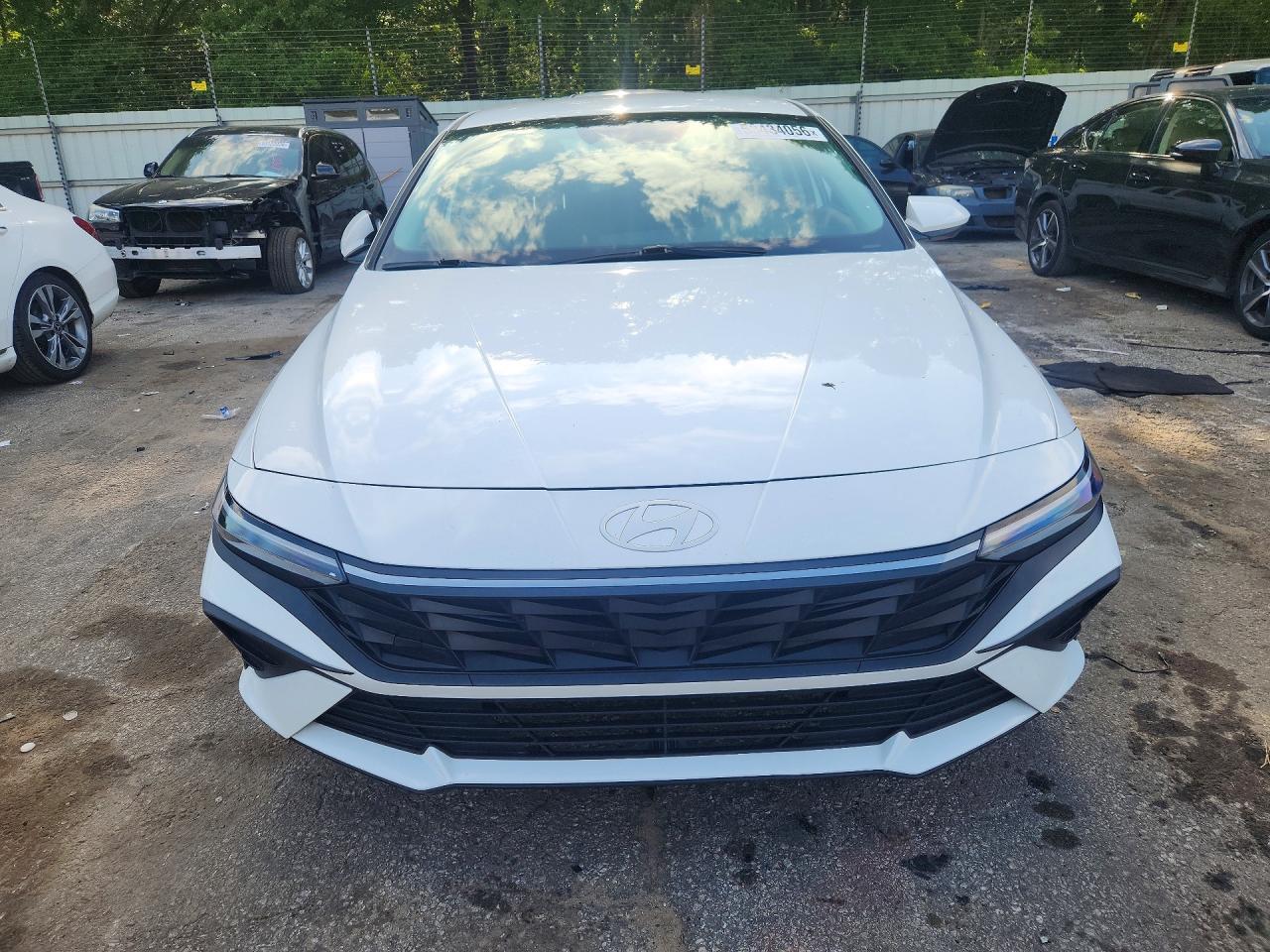 2024 Hyundai Elantra Se White vin: KMHLL4DG0RU659720