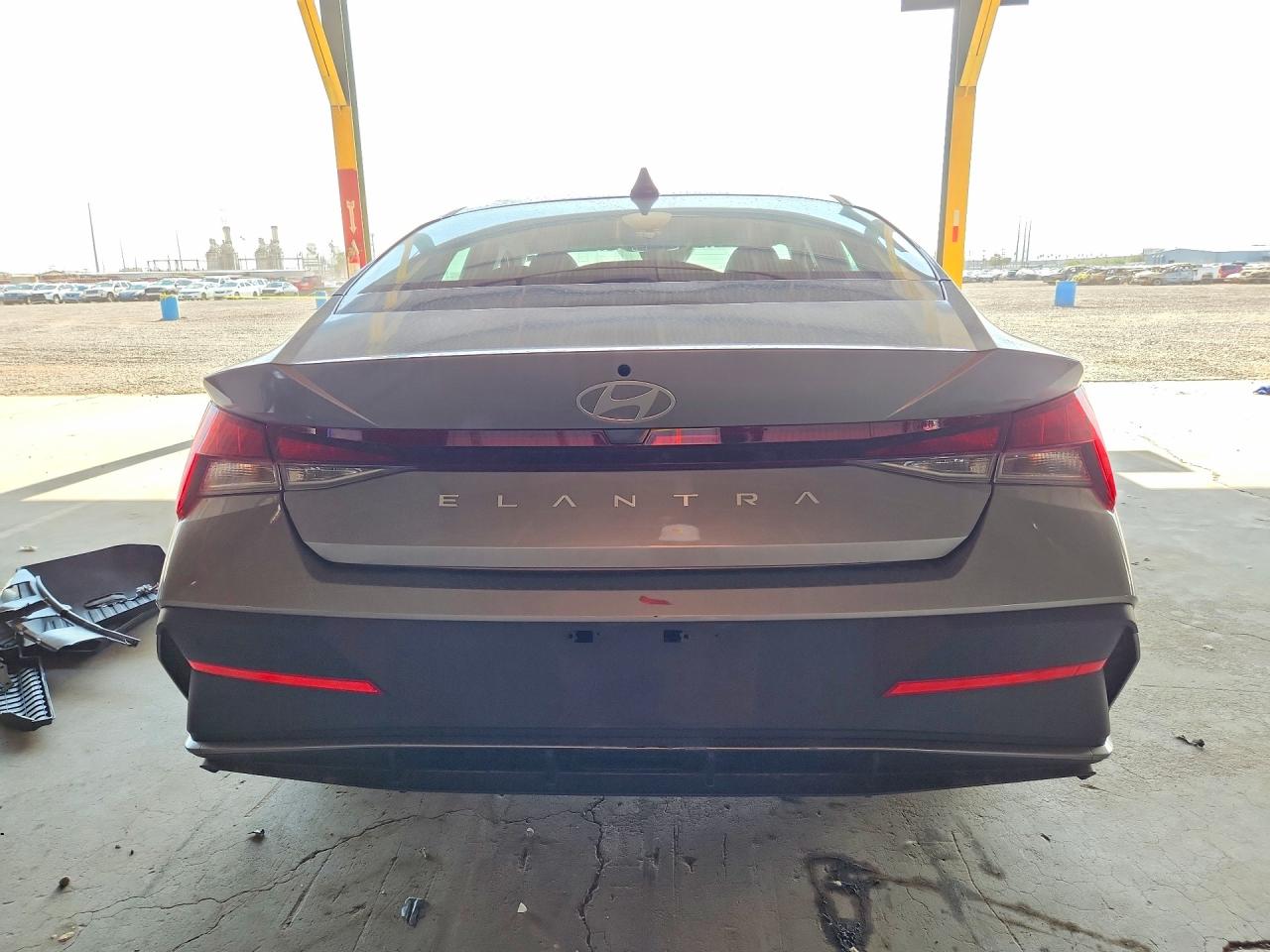 2025 Hyundai Elantra Se Silver vin: KMHLL4DG0SU008139