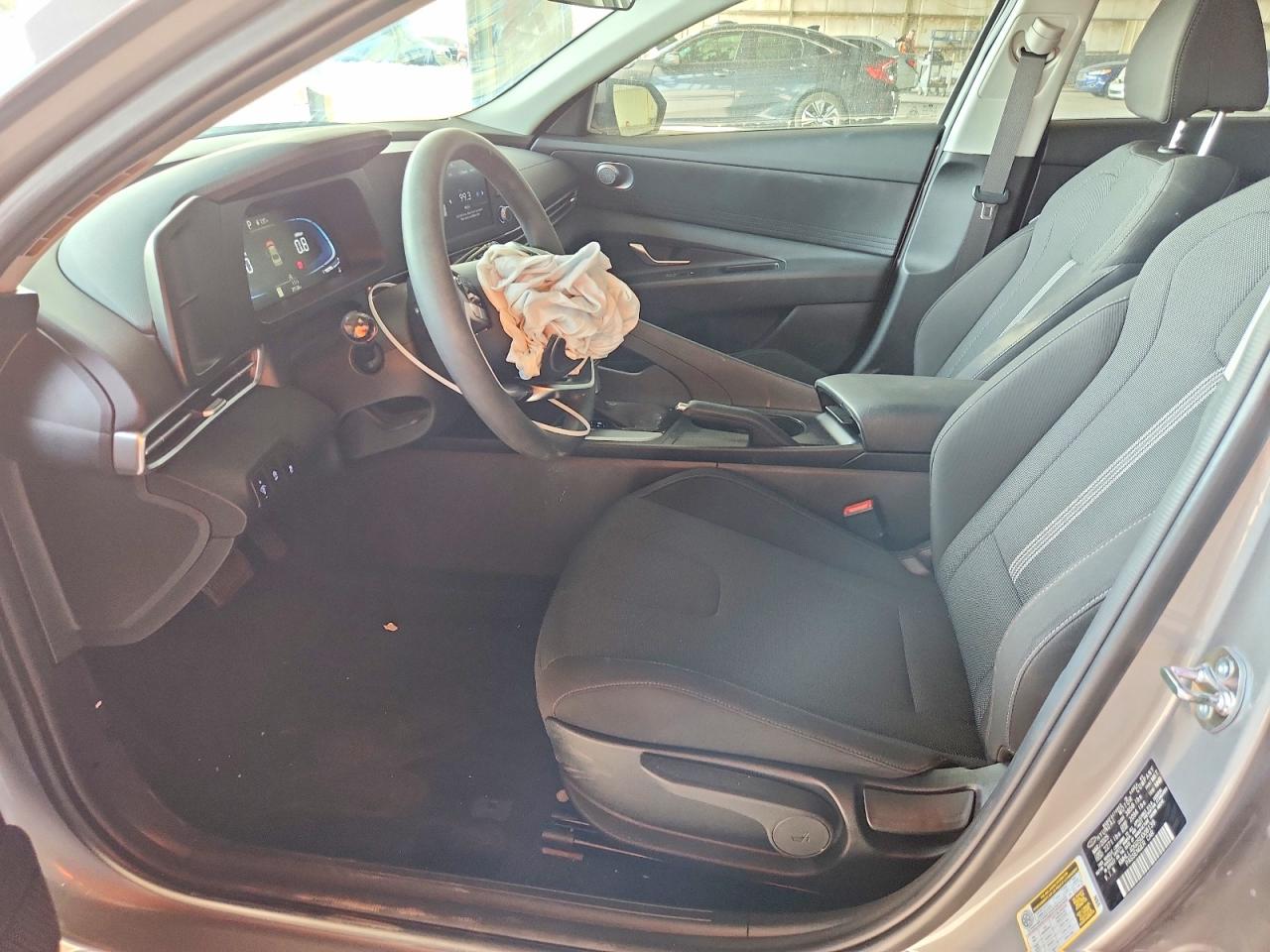 2025 Hyundai Elantra Se Silver vin: KMHLL4DG0SU008139