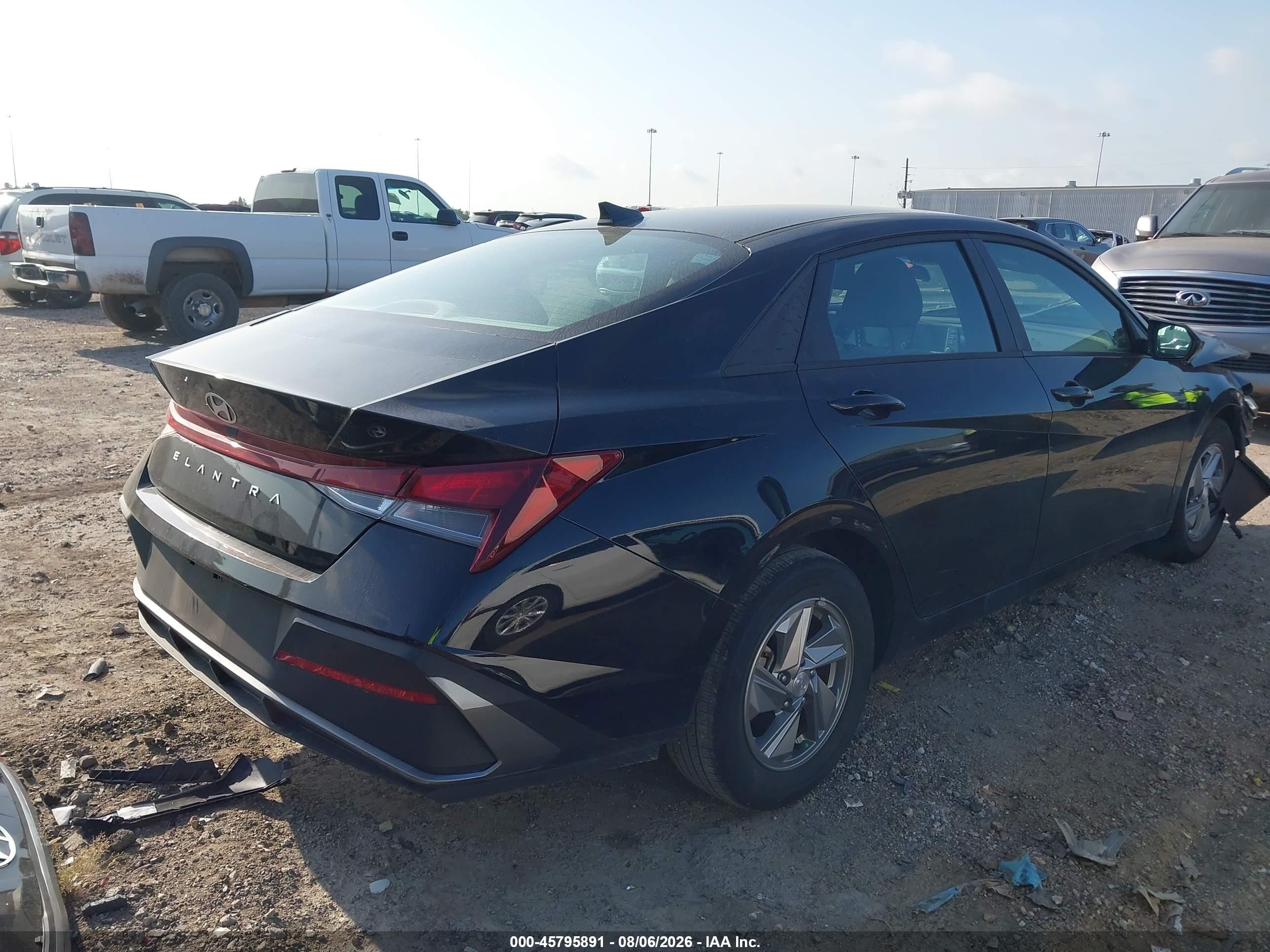 2025 Hyundai Elantra Se Black vin: KMHLL4DG0SU856893
