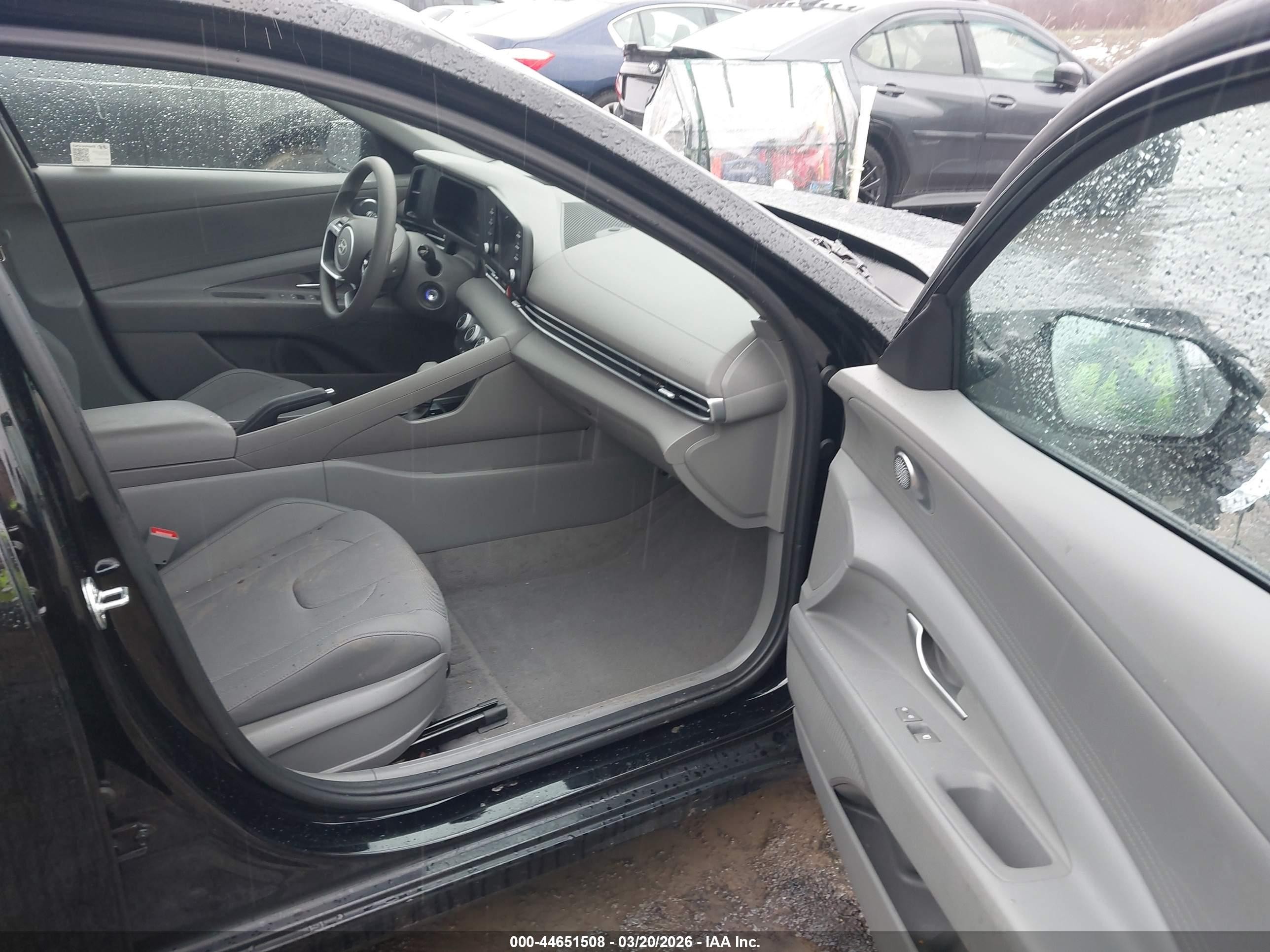 2025 Hyundai Elantra Se Черный vin: KMHLL4DG1SU002110