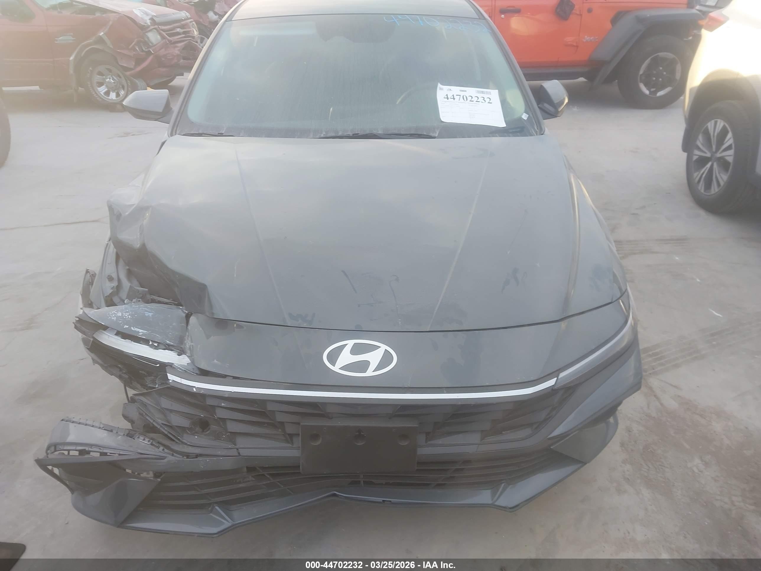 2026 Hyundai Elantra Se Blue vin: KMHLL4DG1TU149478