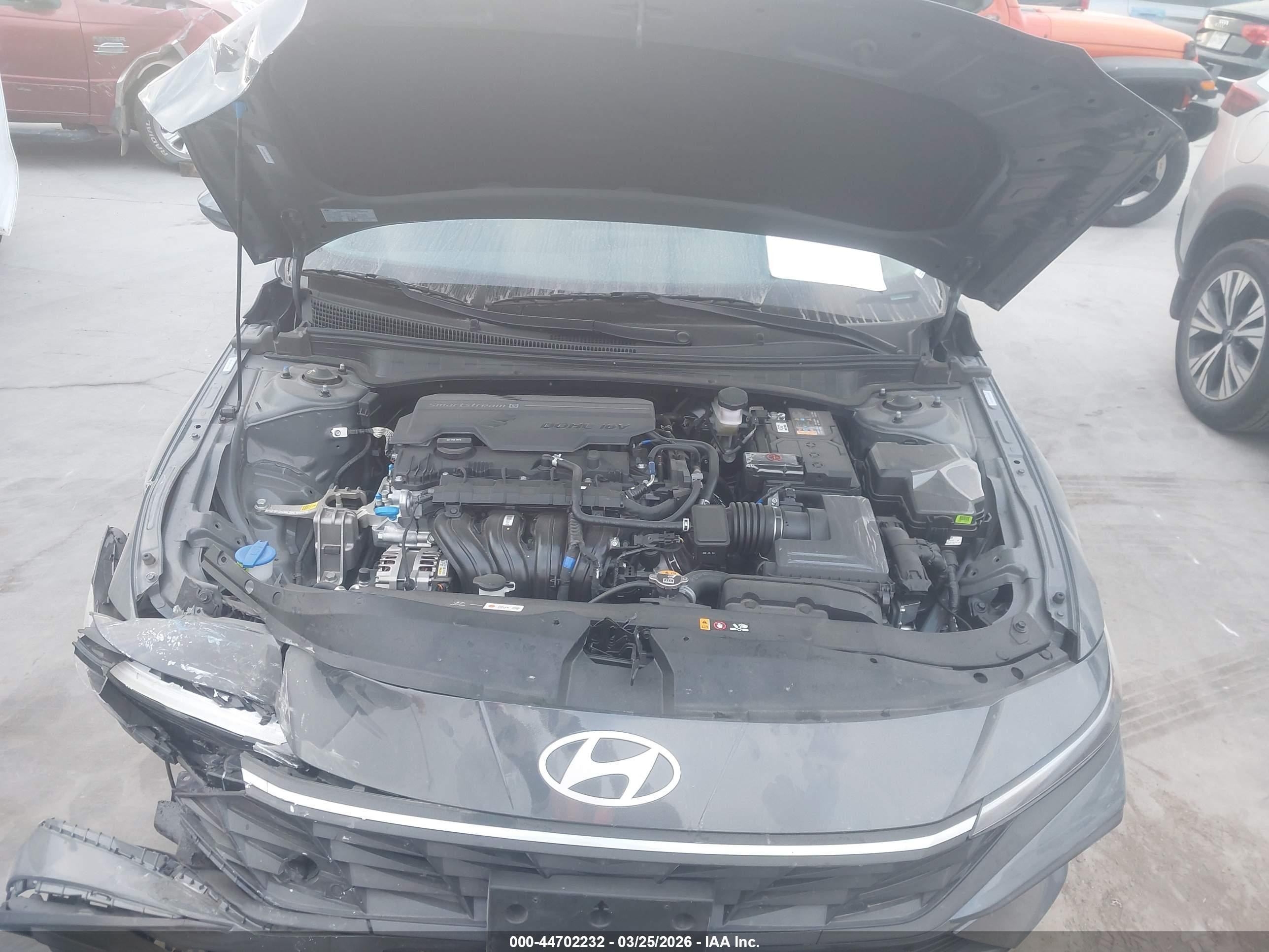 2026 Hyundai Elantra Se Blue vin: KMHLL4DG1TU149478
