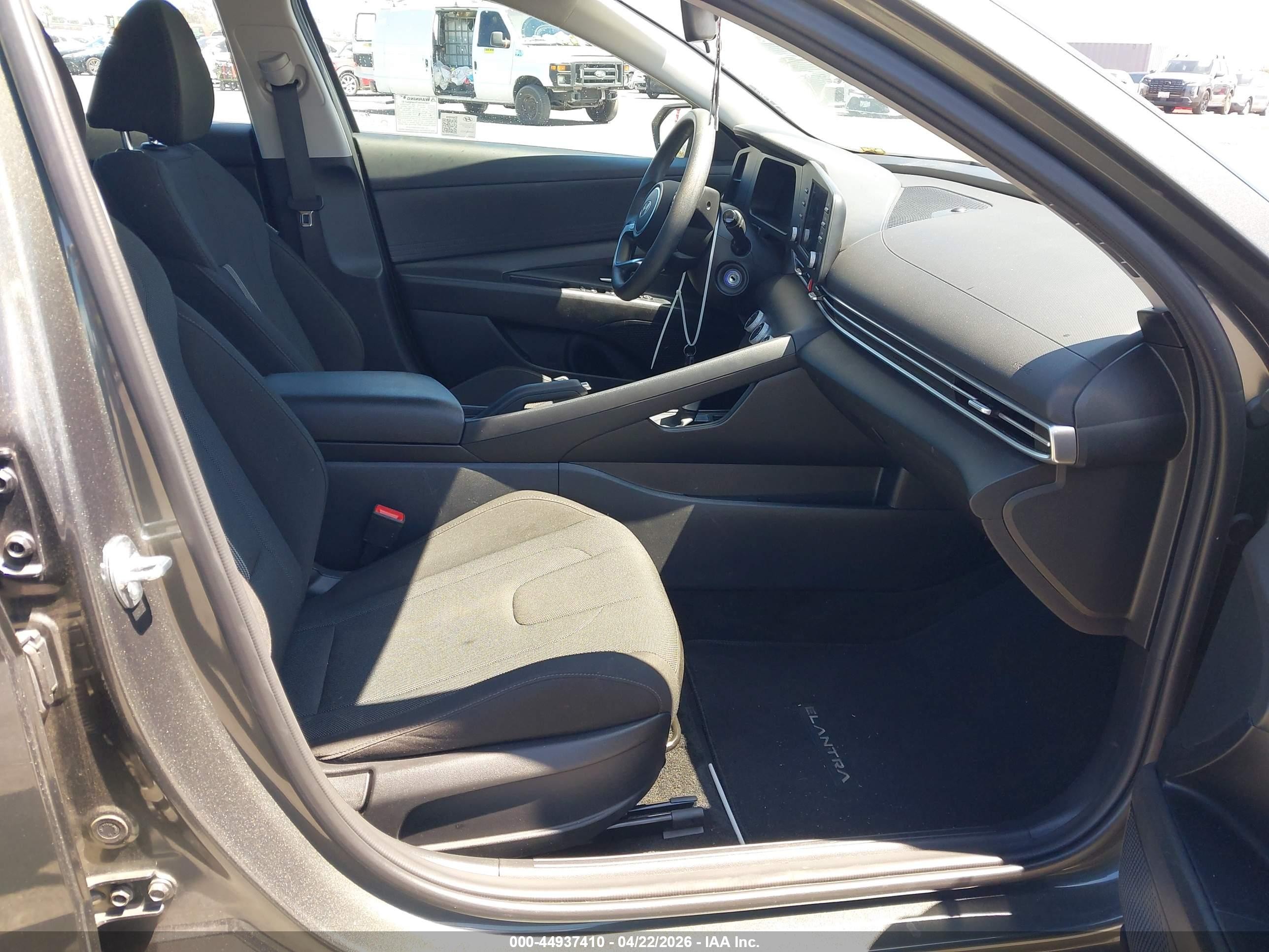 2024 Hyundai Elantra Se Green vin: KMHLL4DG2RU761164