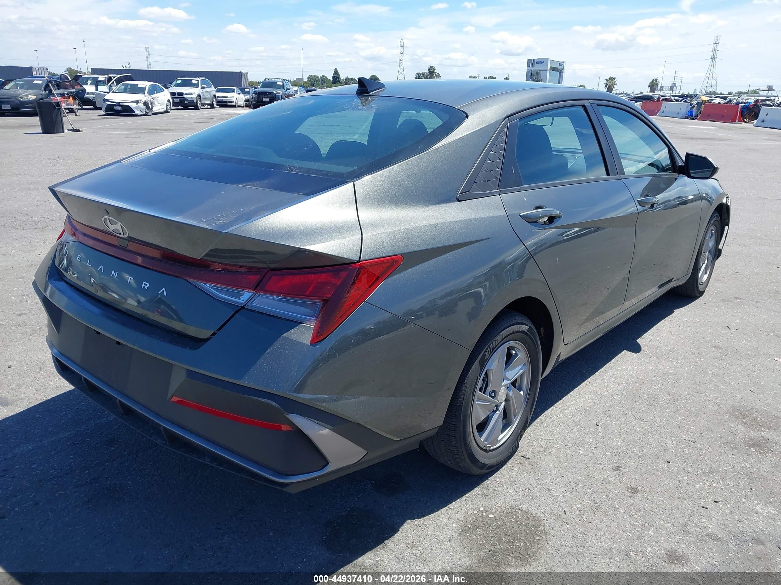 2024 Hyundai Elantra Se Green vin: KMHLL4DG2RU761164