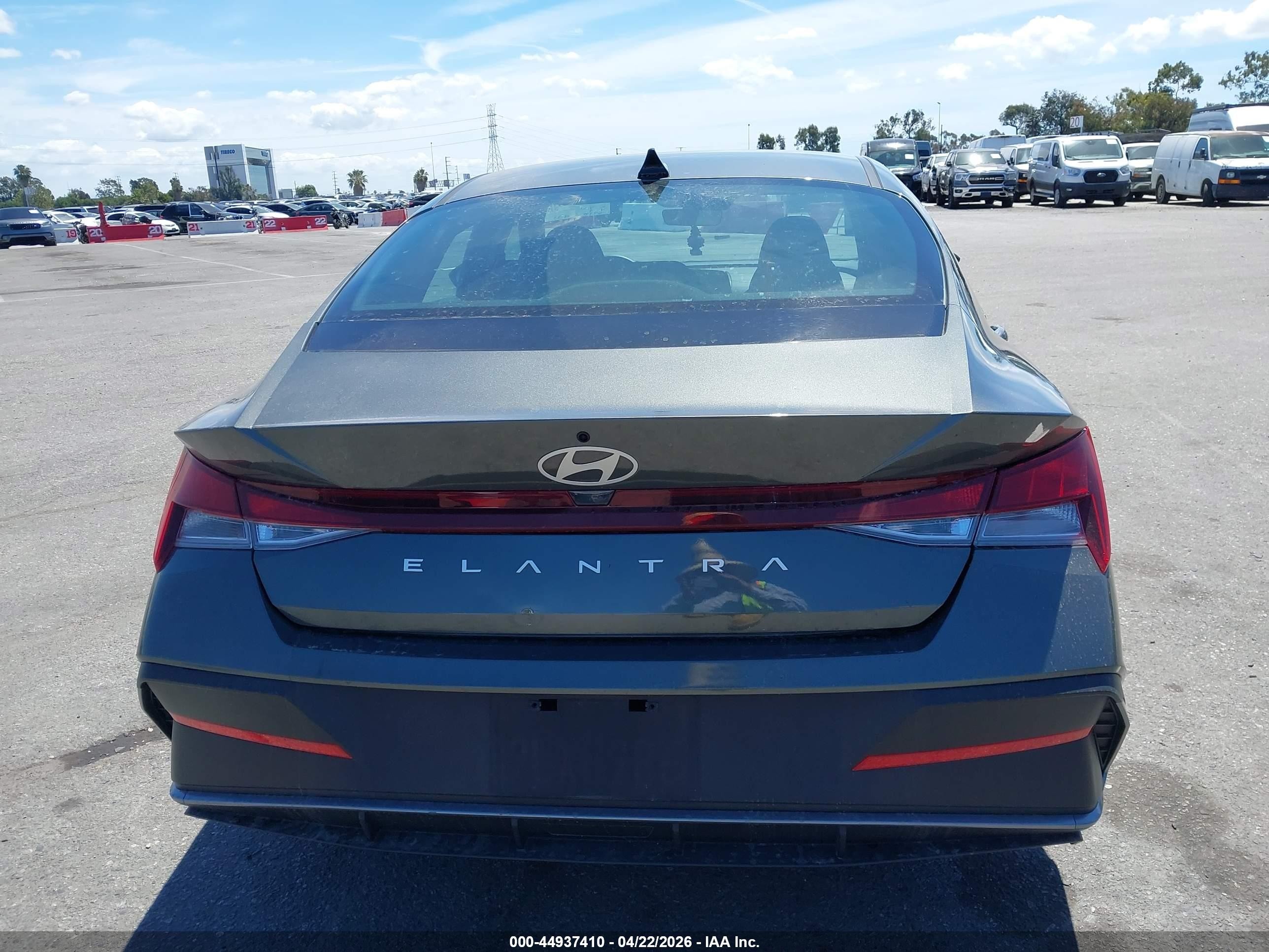 2024 Hyundai Elantra Se Green vin: KMHLL4DG2RU761164