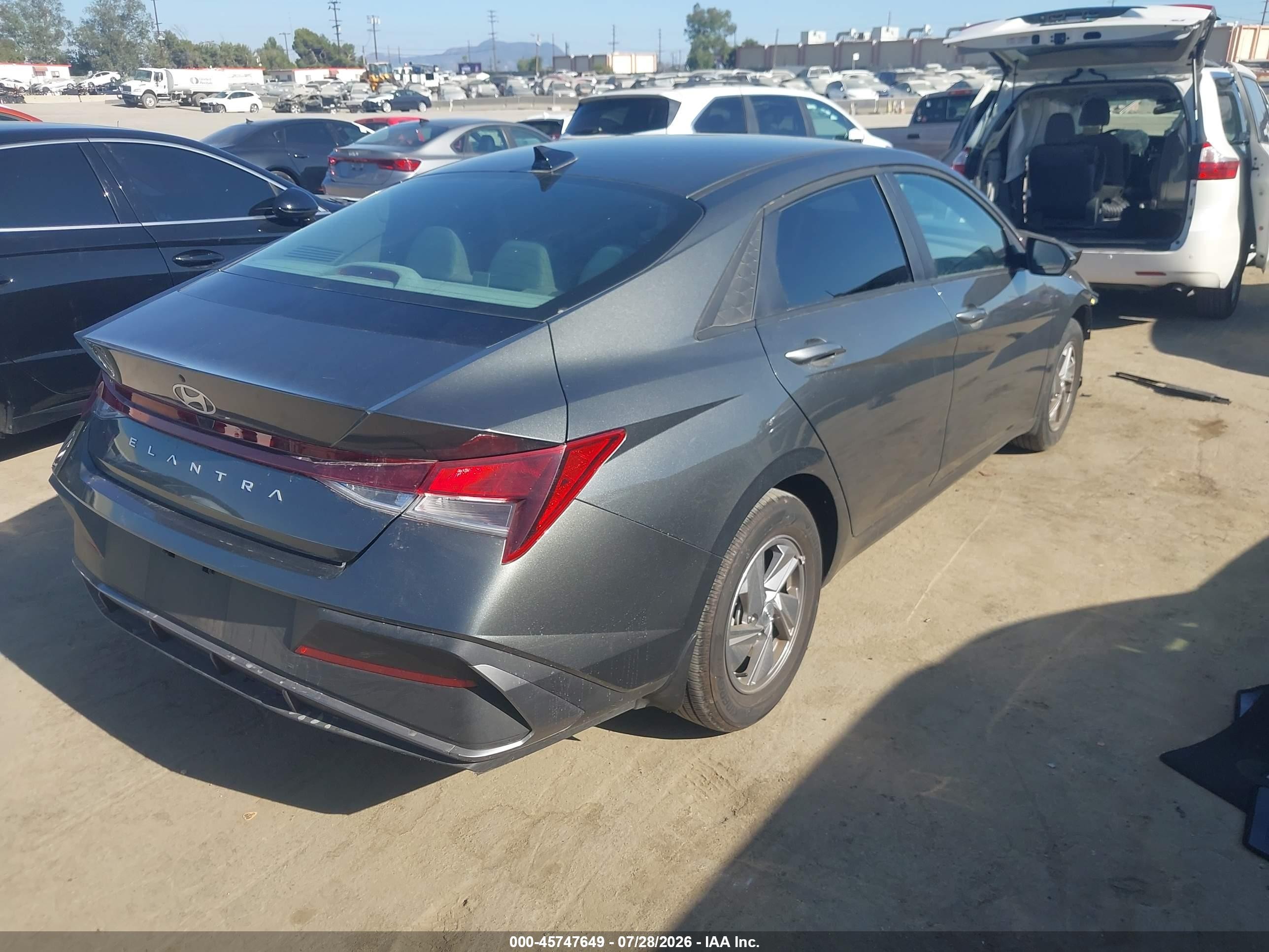 2025 Hyundai Elantra Se Gray vin: KMHLL4DG2SU911893
