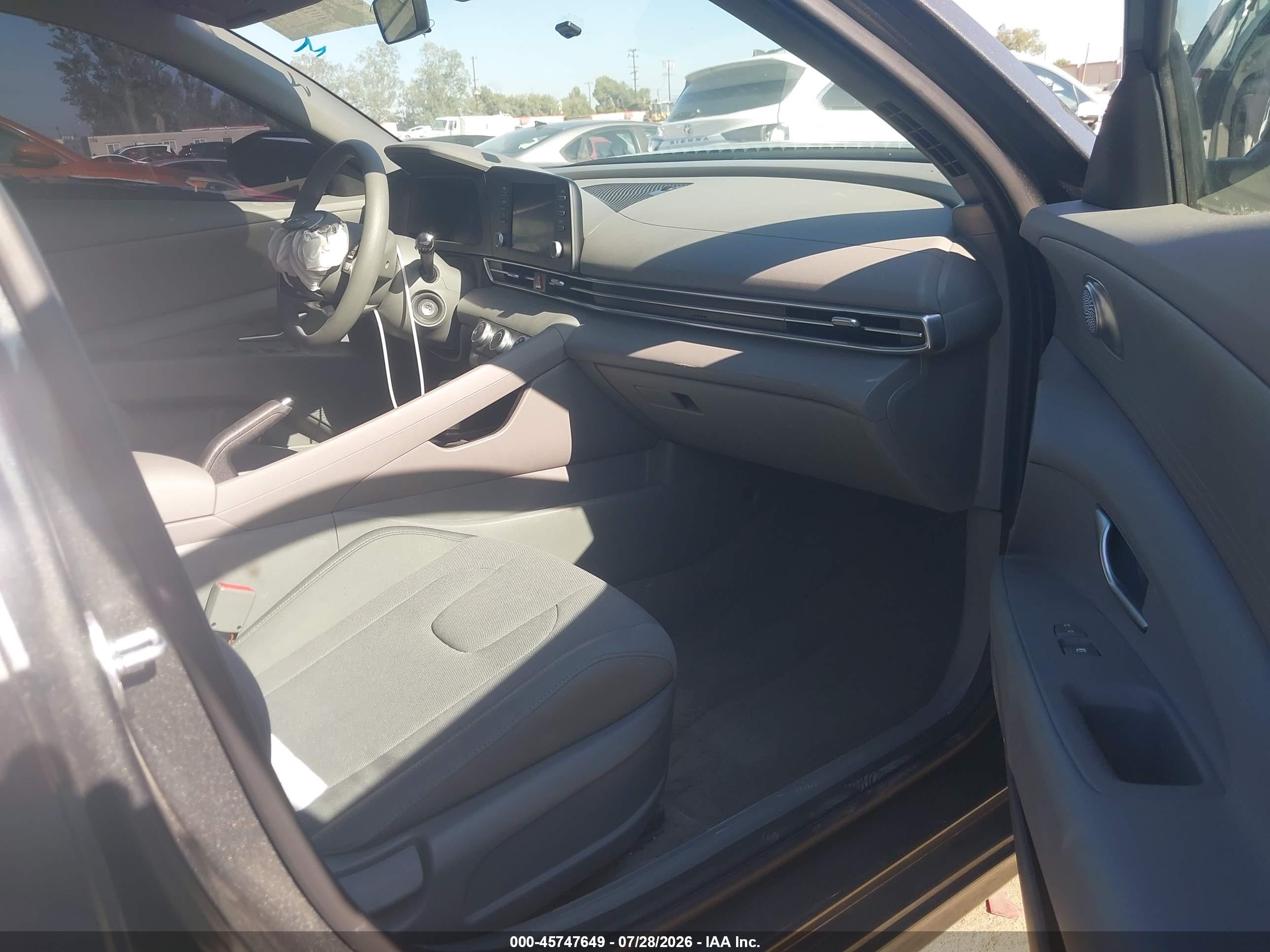 2025 Hyundai Elantra Se Gray vin: KMHLL4DG2SU911893