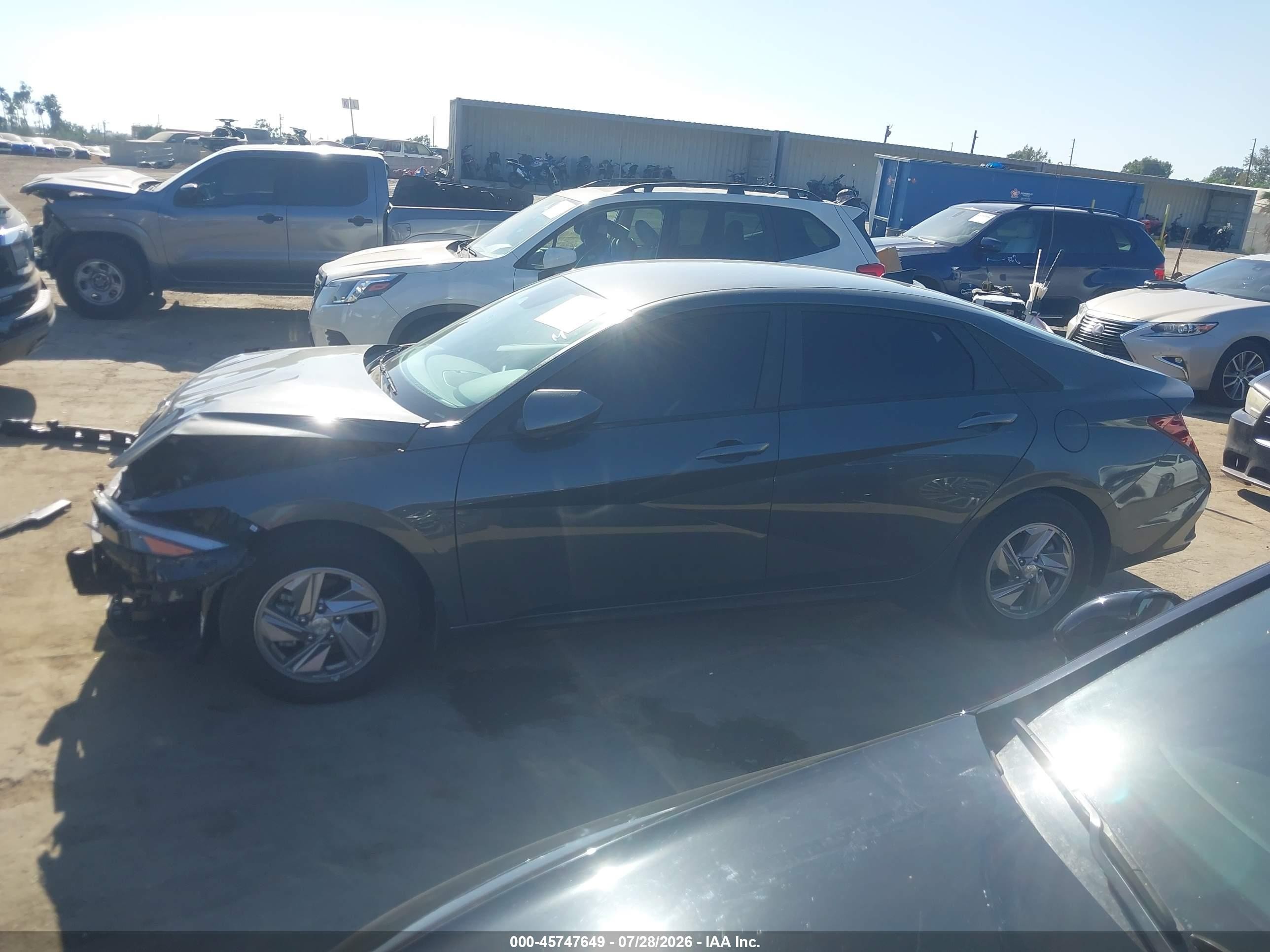 2025 Hyundai Elantra Se Gray vin: KMHLL4DG2SU911893