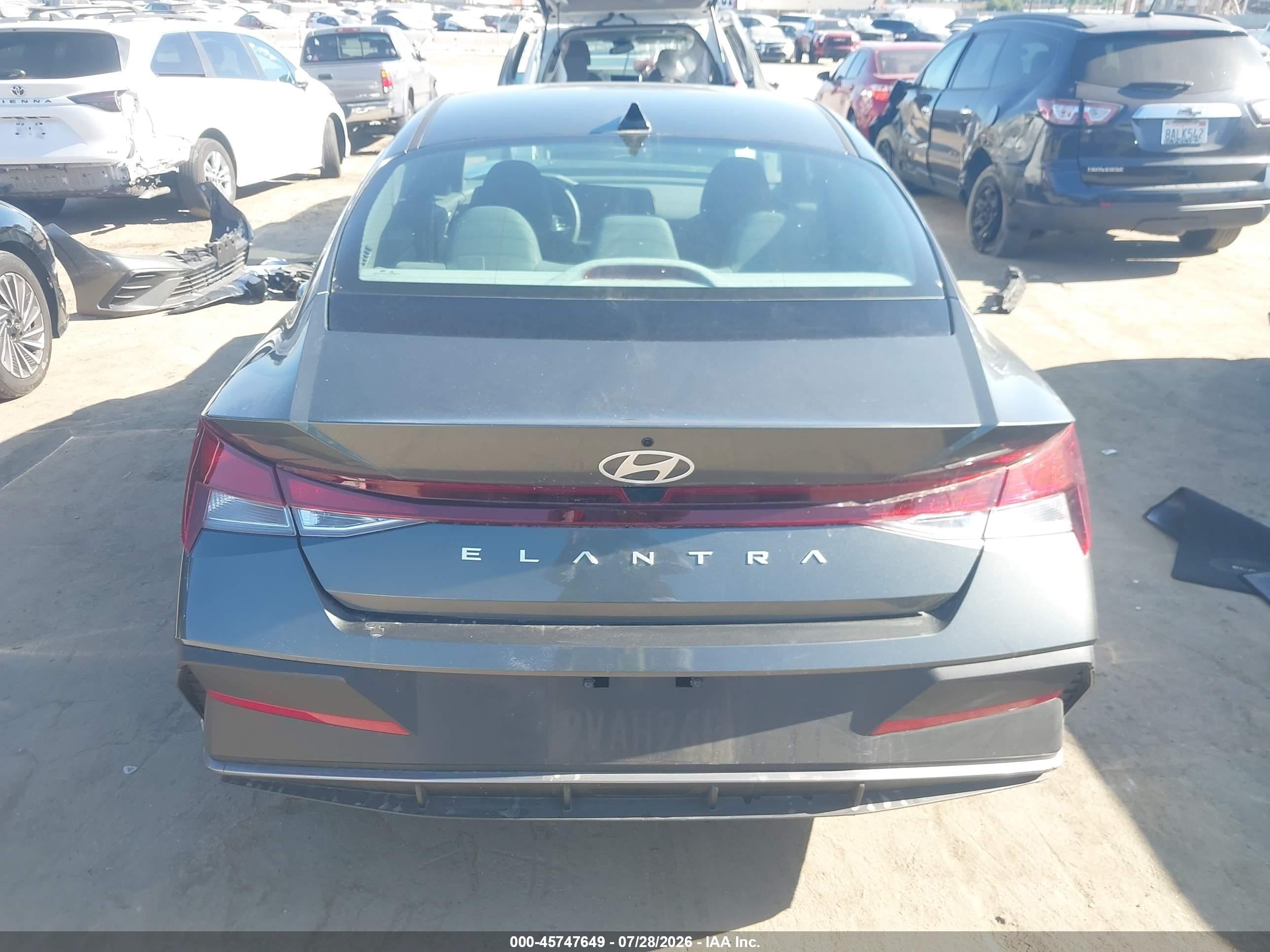 2025 Hyundai Elantra Se Gray vin: KMHLL4DG2SU911893
