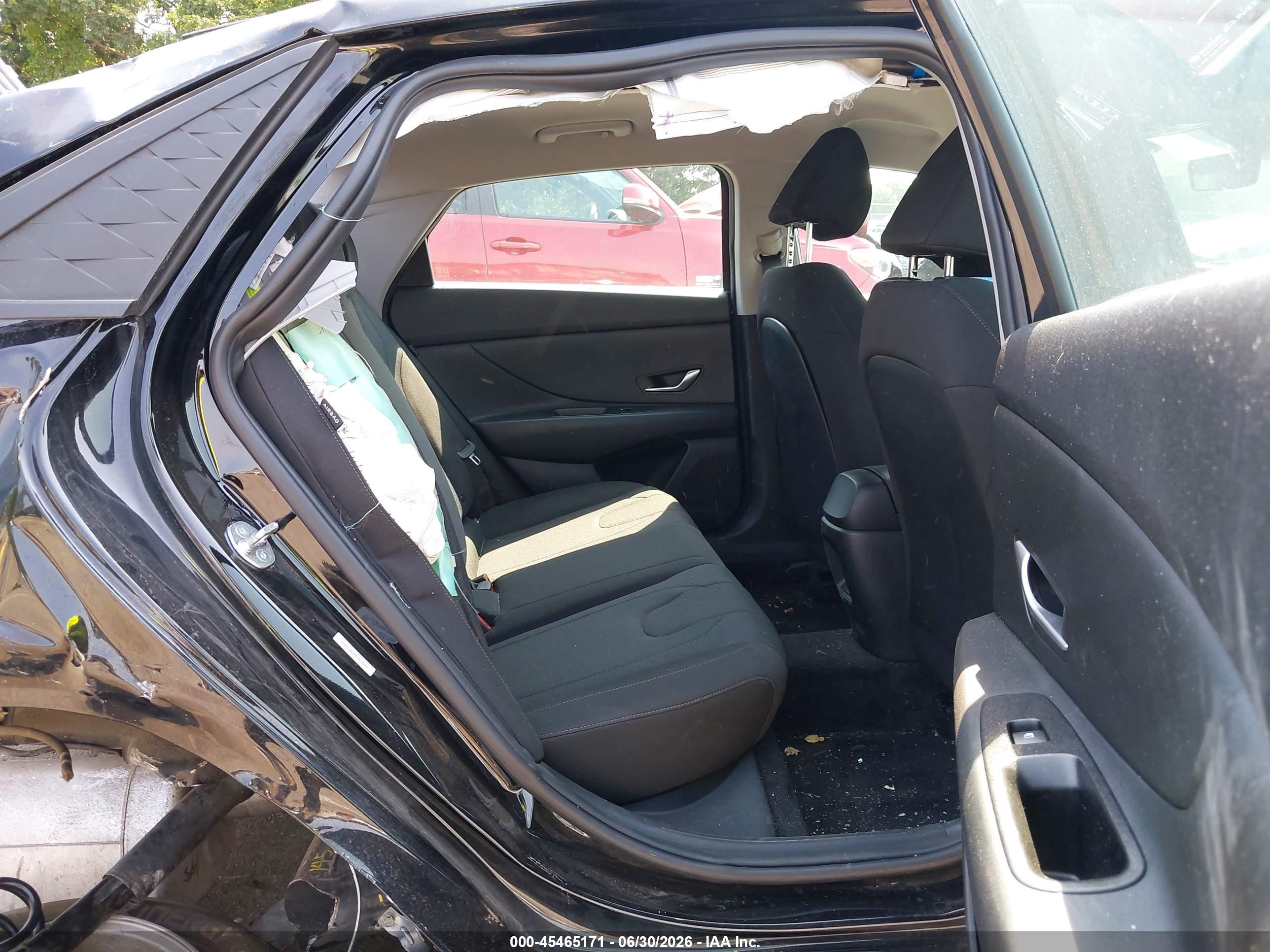 2025 Hyundai Elantra Se Black vin: KMHLL4DG2SU913594